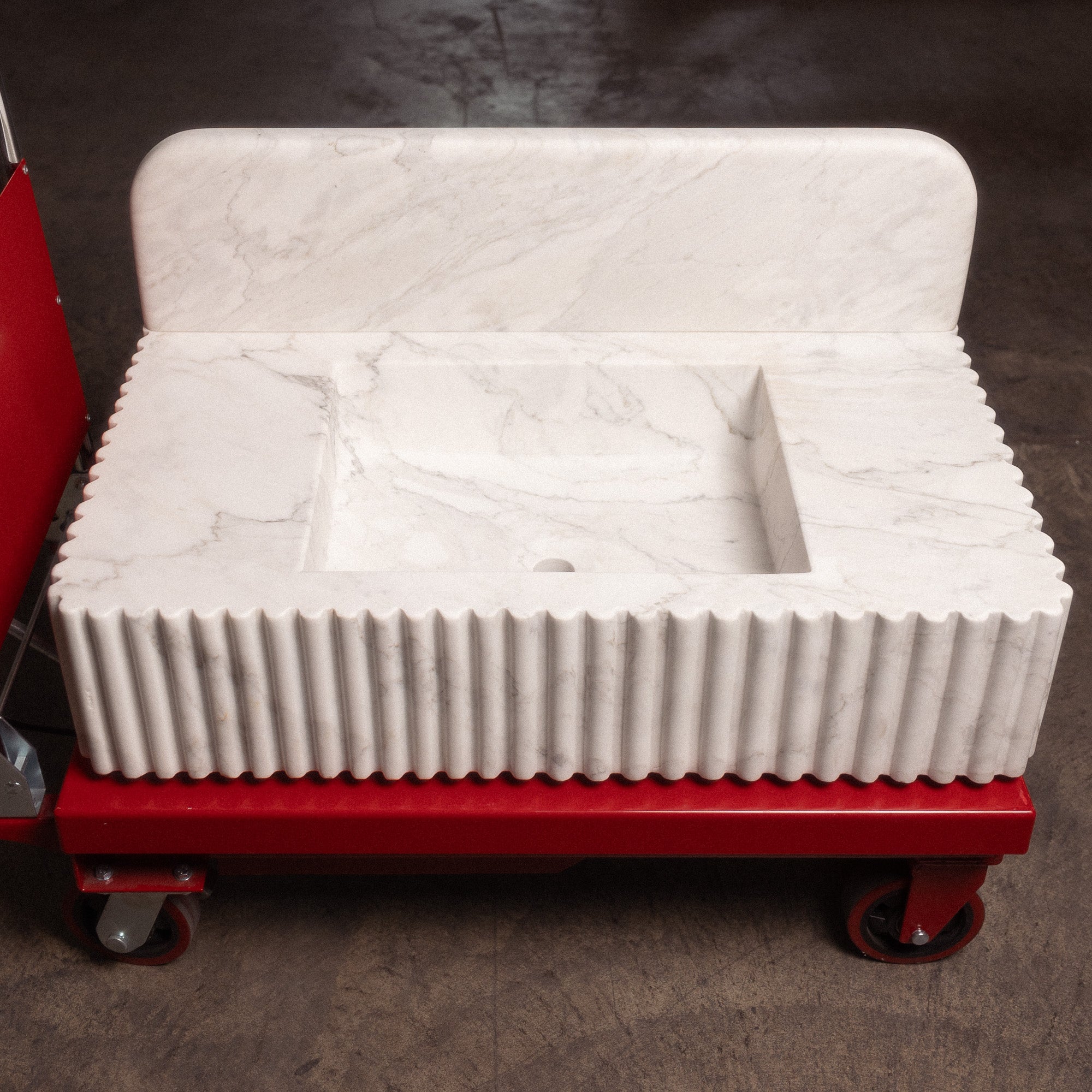 Calacatta Fluted 32" Floating sink