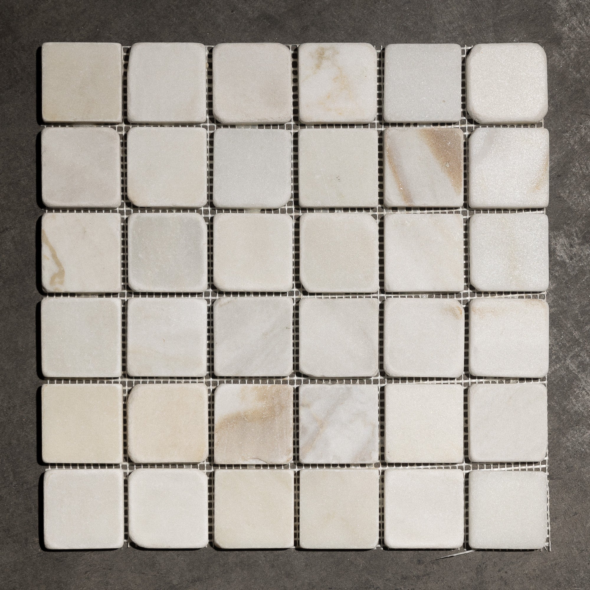 Calacatta 2"x2" Tumbled