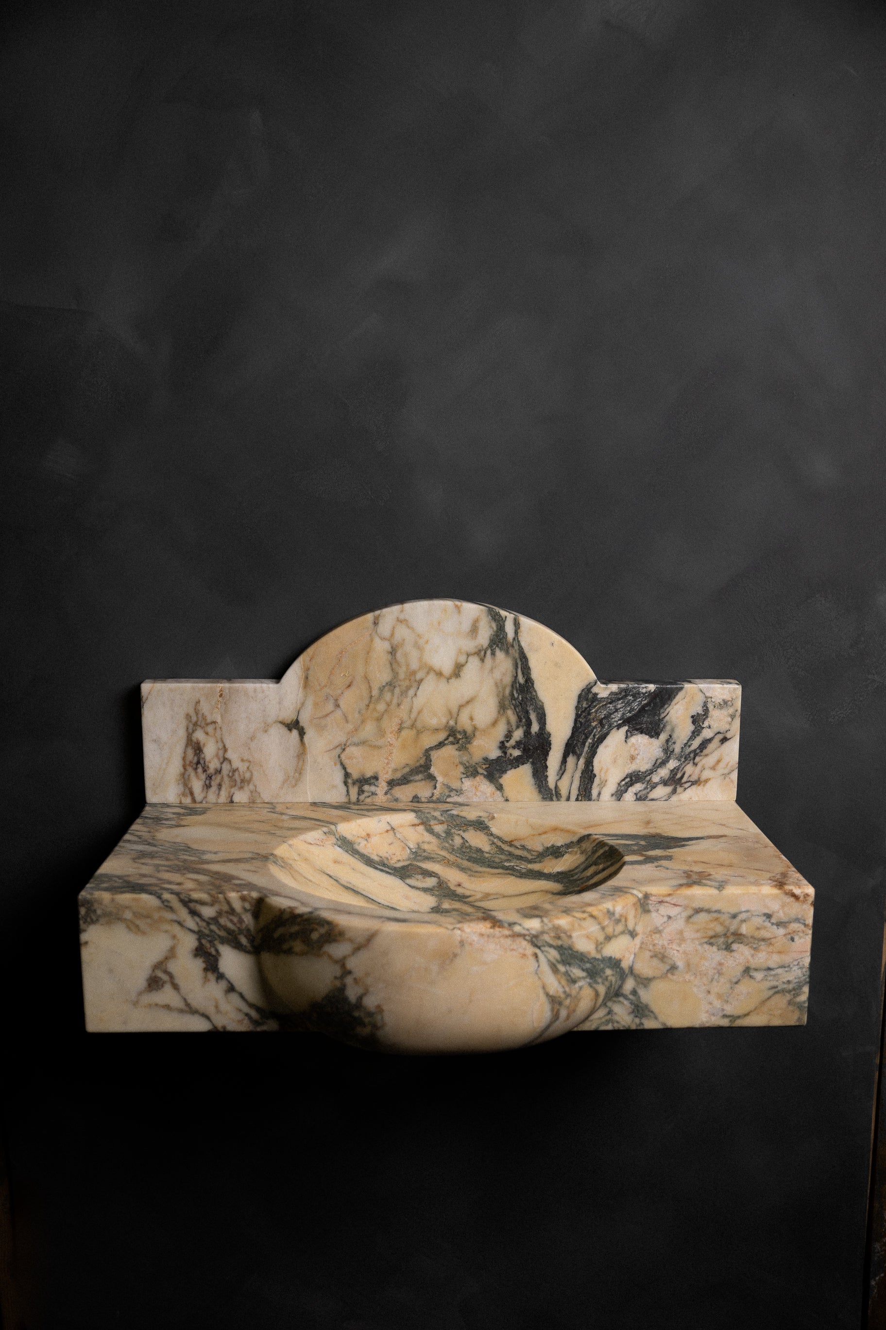 Calacatta Machia Vecchia Floating marble sink