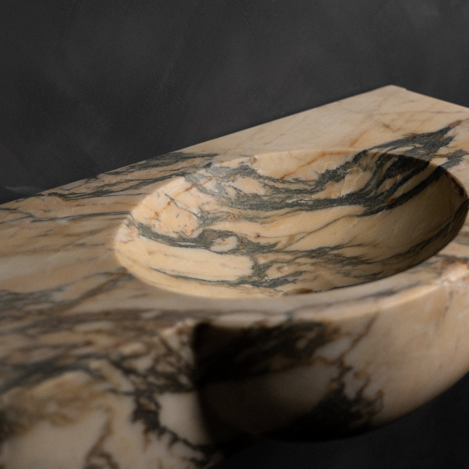 Calacatta Machia Vecchia Floating marble sink