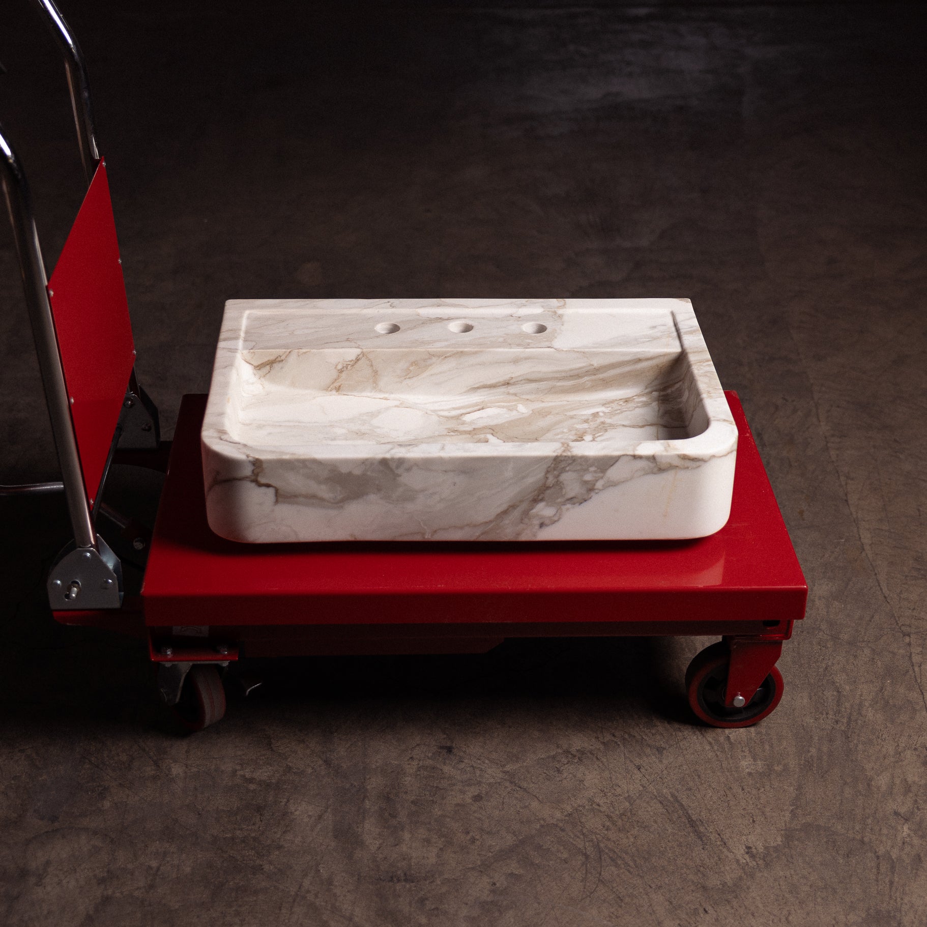 Calacatta Monet 26" x 17" x 5" - Castelli Marble