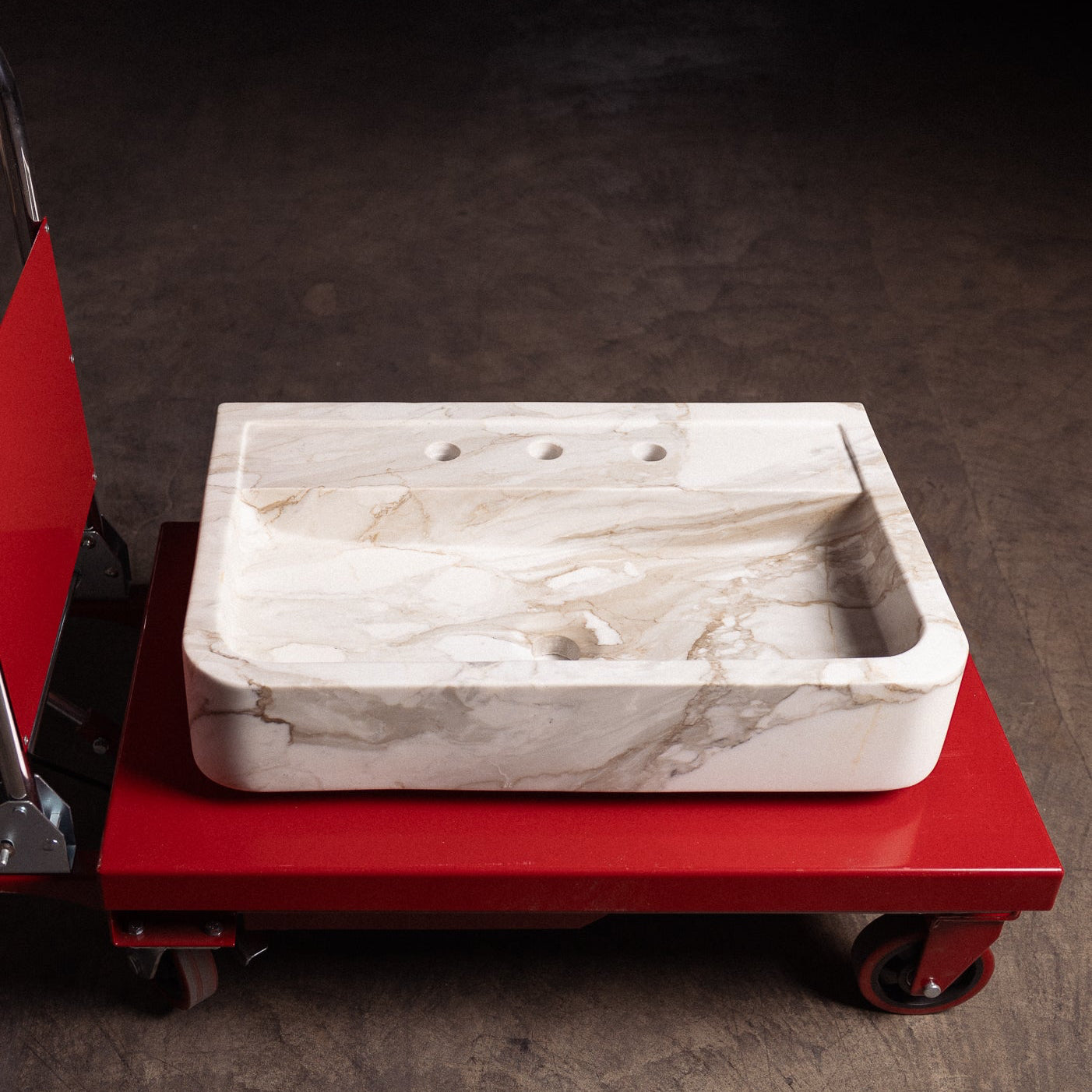 Calacatta Monet 26" x 17" x 5" - Castelli Marble