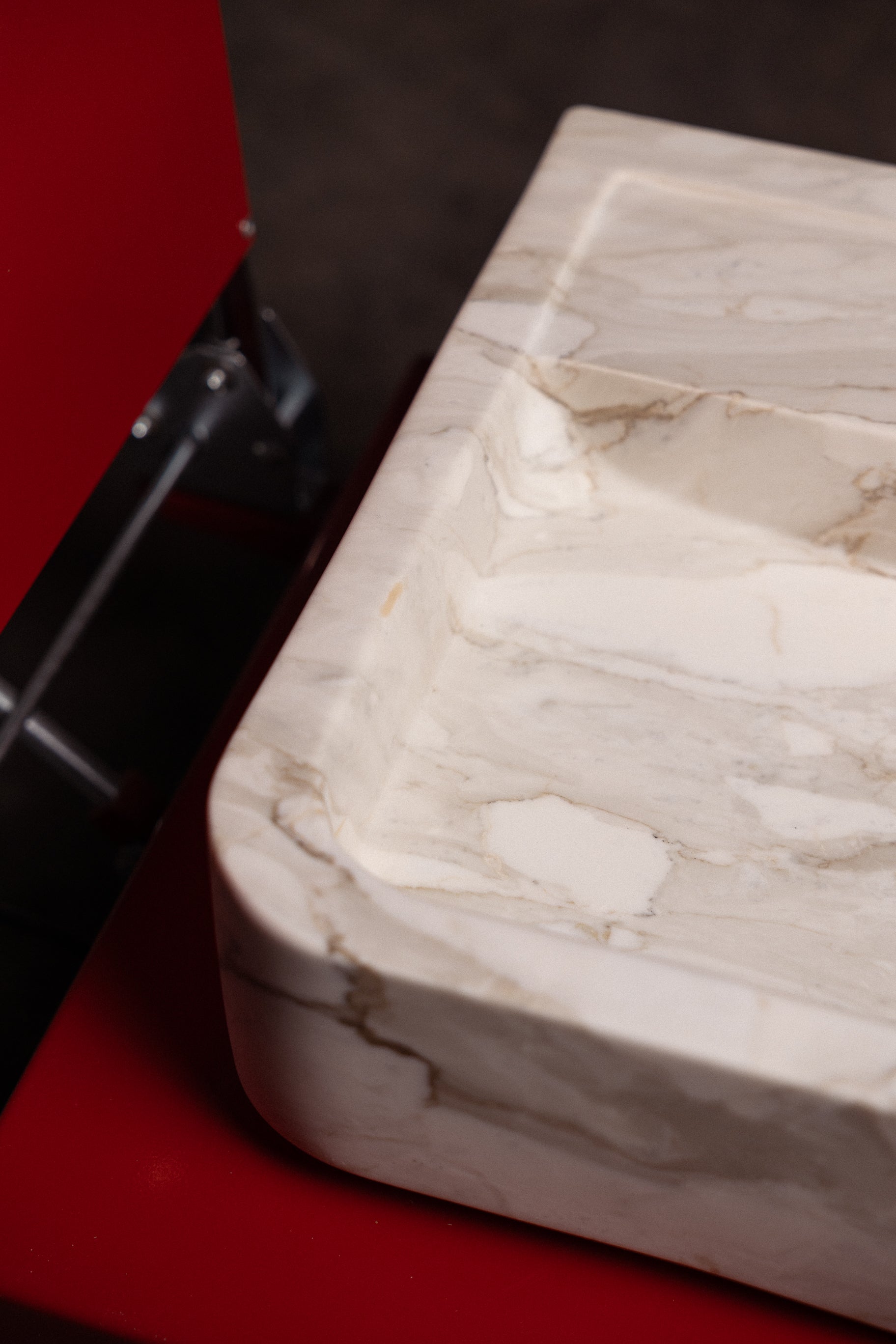 Calacatta Monet 26" x 17" x 5" - Castelli Marble