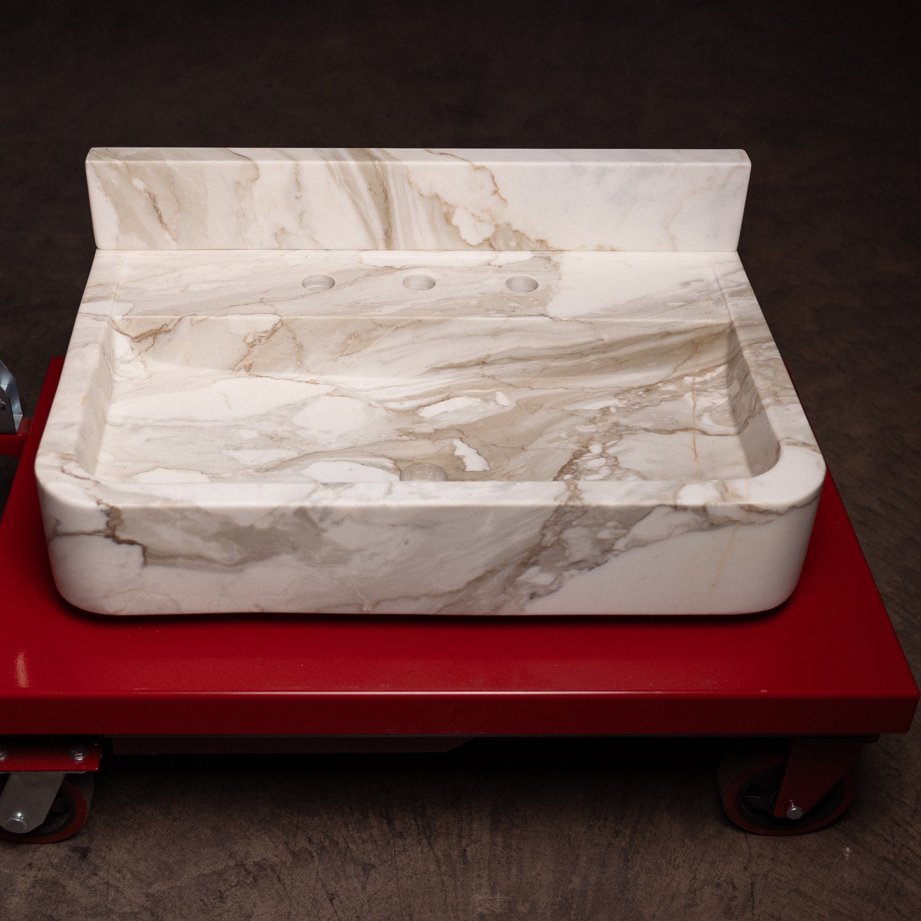 Calacatta Monet 26" x 17" x 5" - Castelli Marble