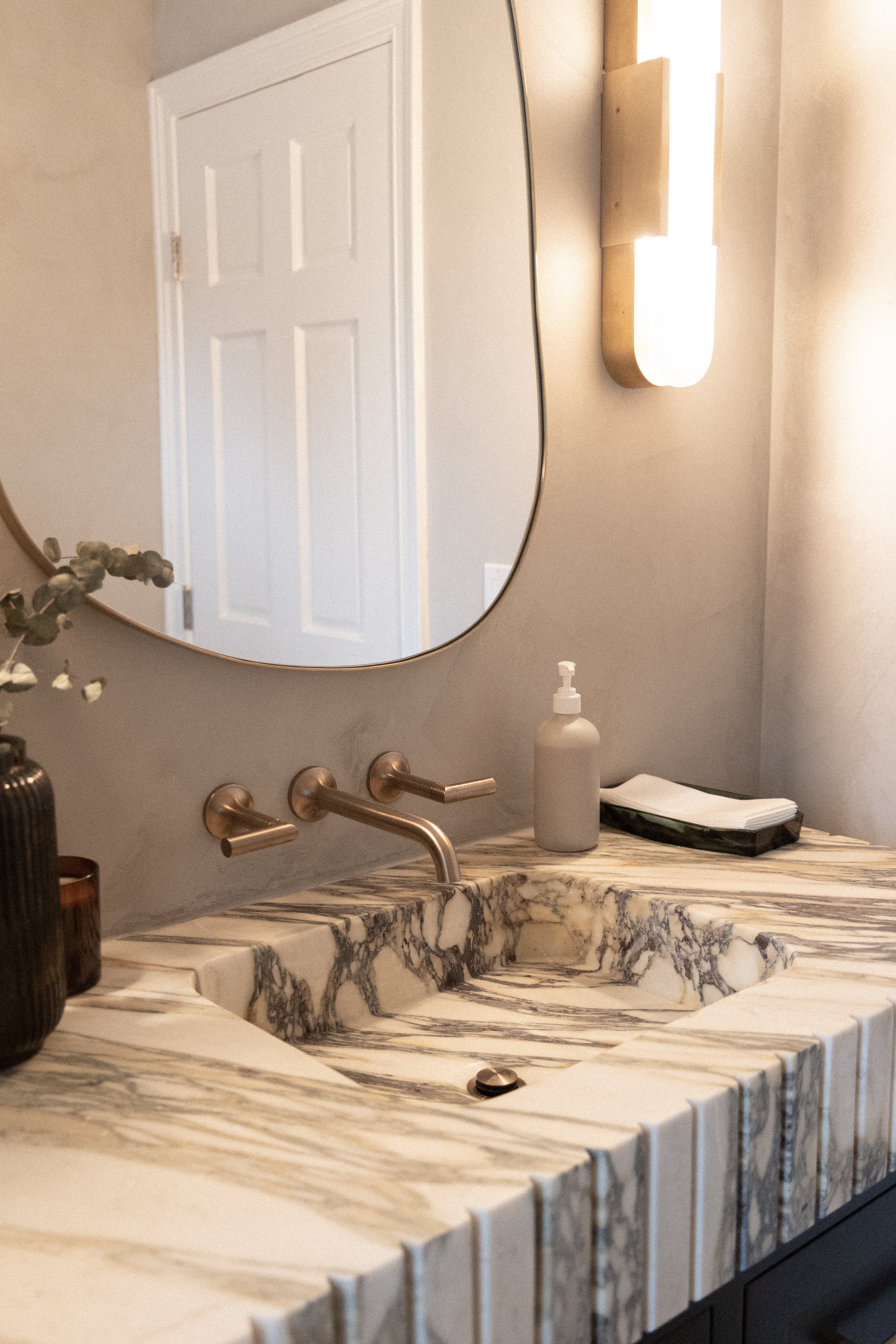 Calacatta Viola - Castelli Marble