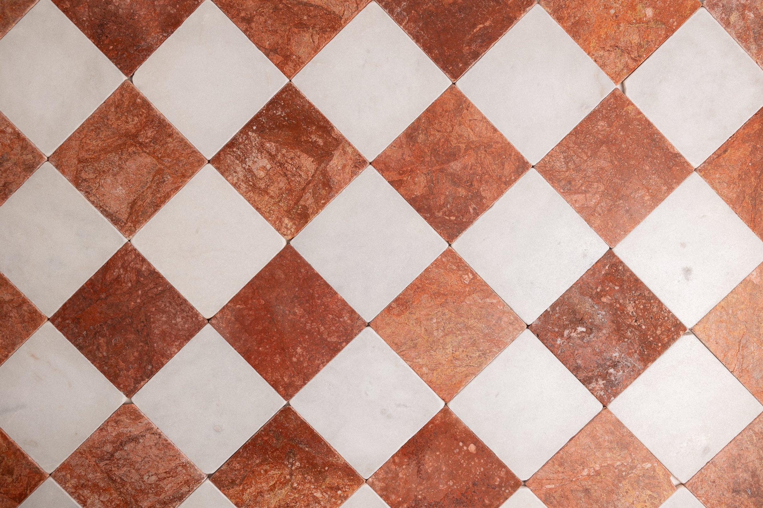 Colonial Red & Bianco 6"x6" Tumbled