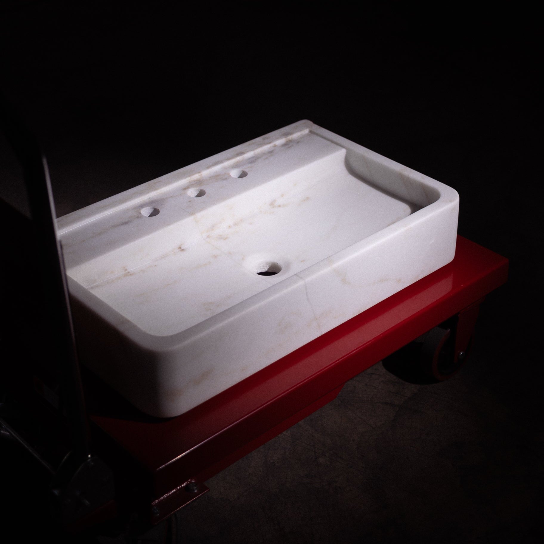 Colorado Calacatta Floating sink V1