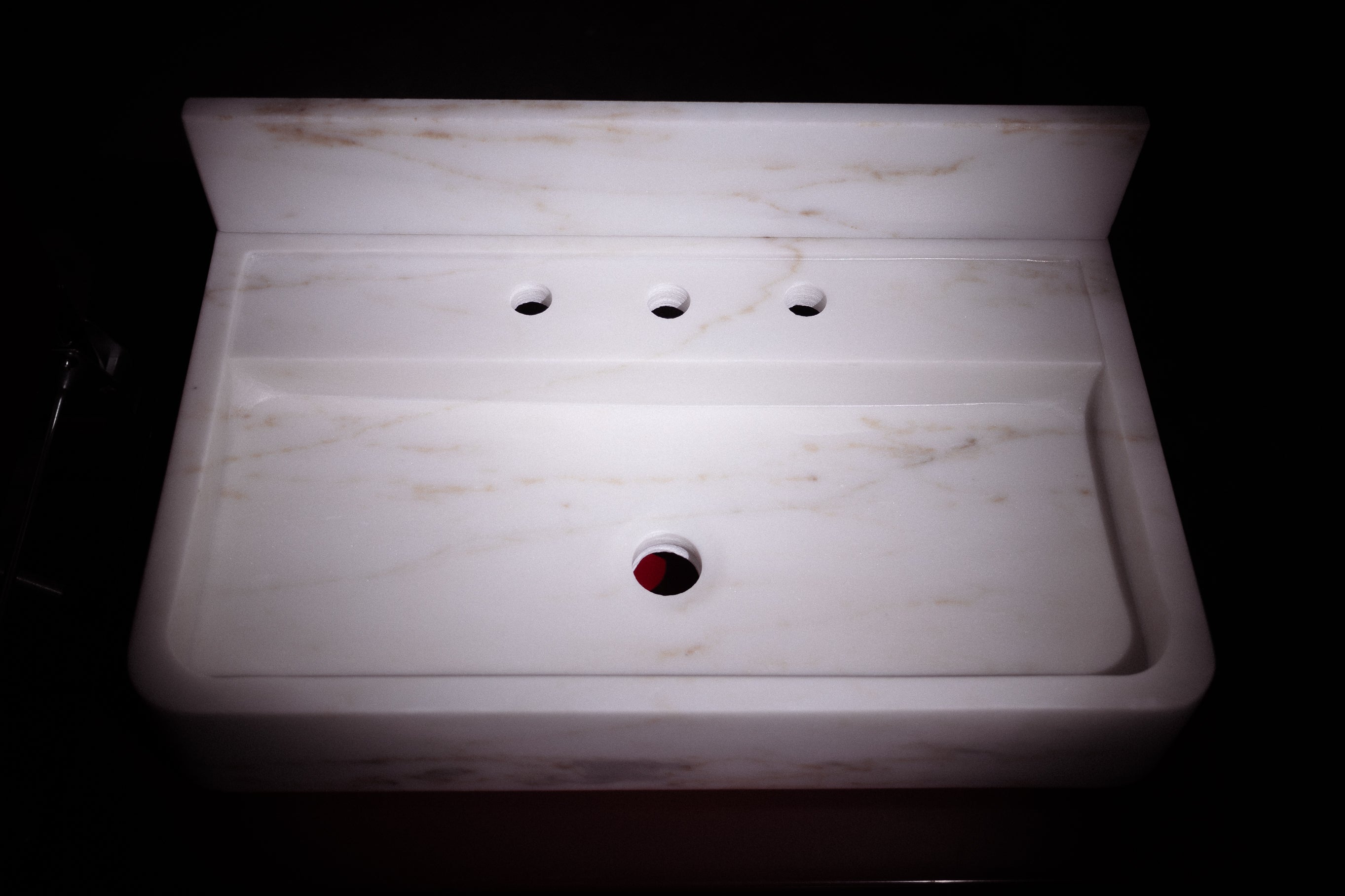 Colorado Calacatta Floating sink