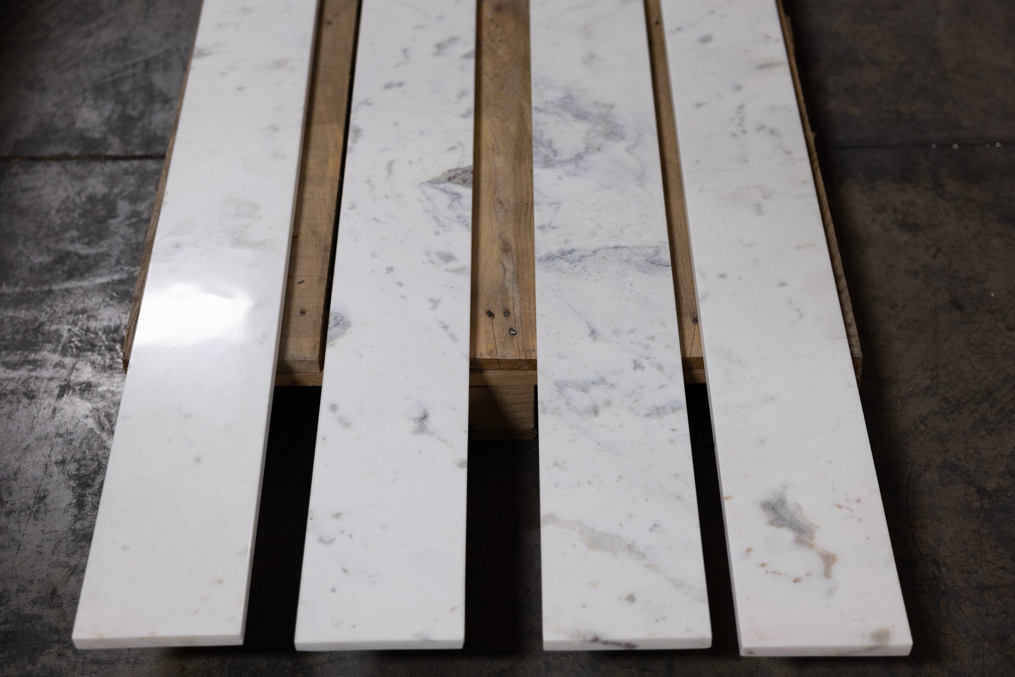 Olympus White 72" Curbs