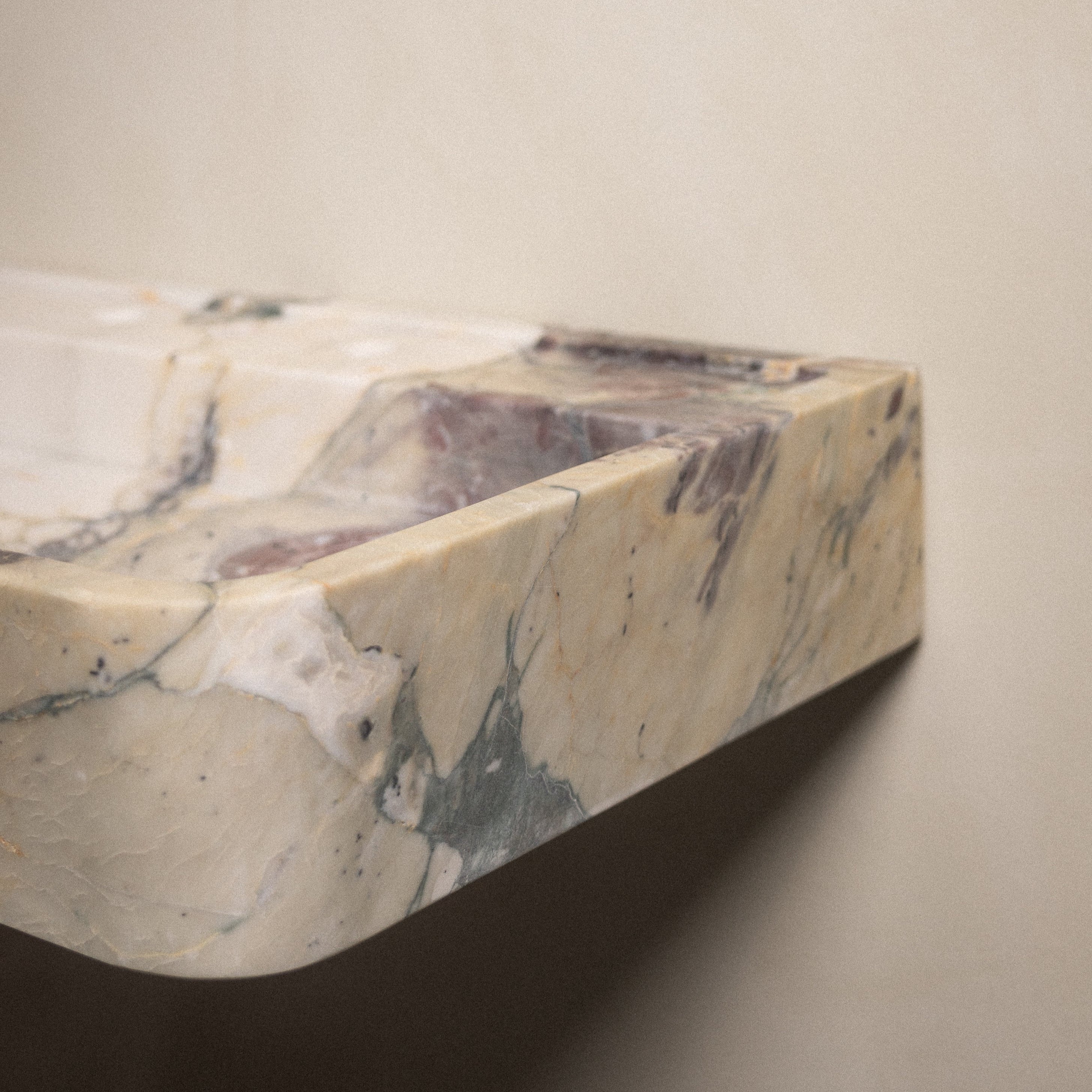 Viola Floating 32" sink - Castelli Marble
