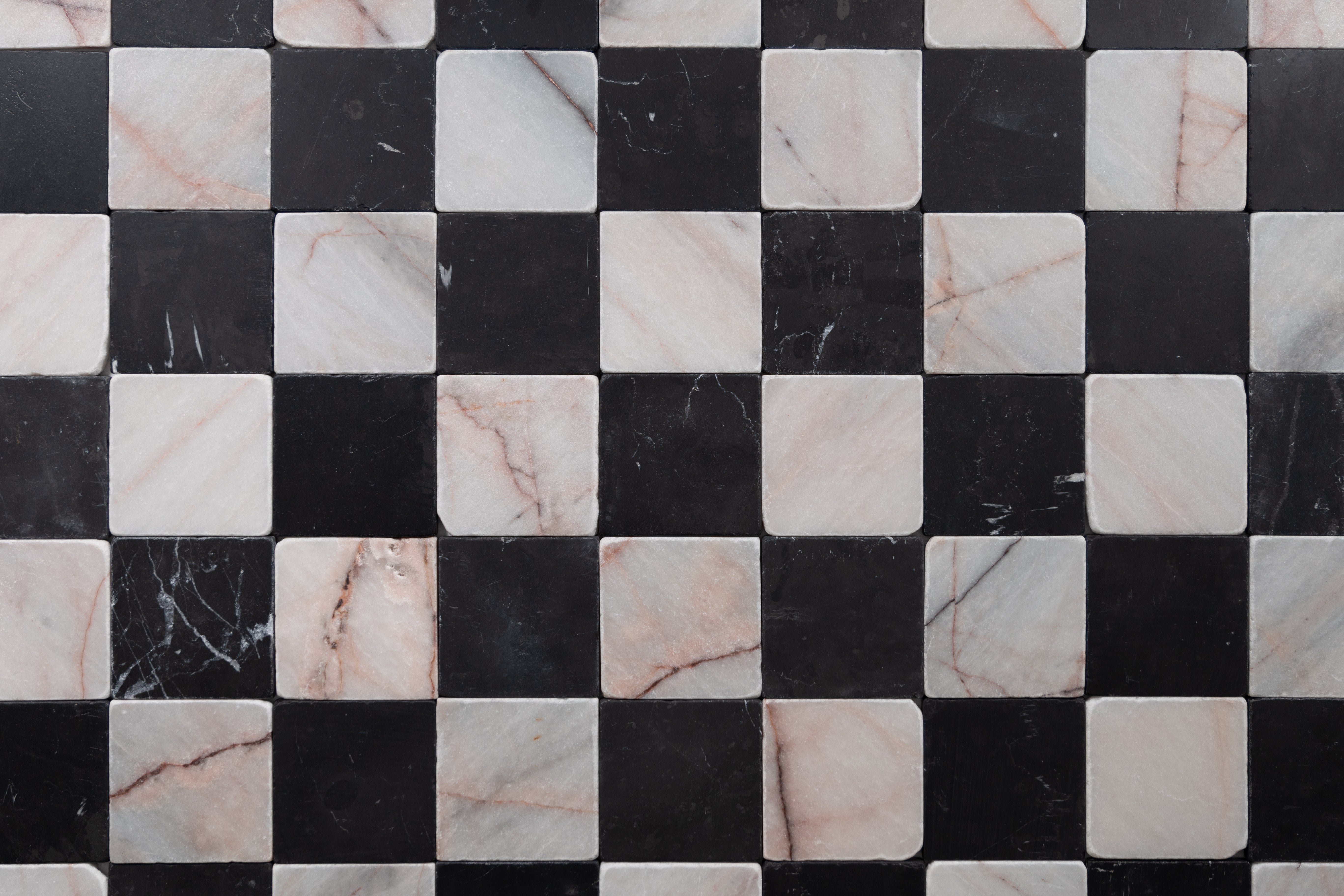 White #7 & Nero St. Gabriel 4"x4" Checkered Tumbled Marble - Castelli Marble