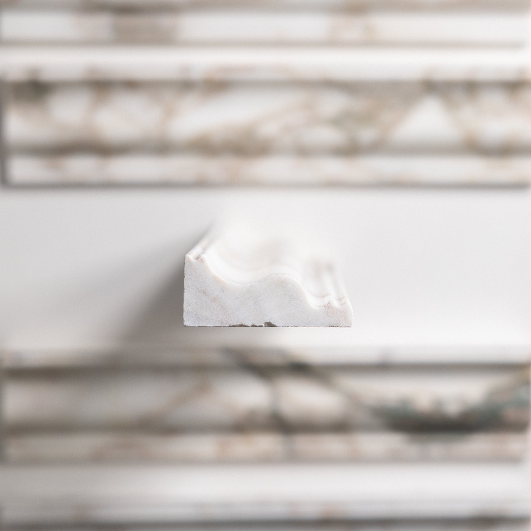Calacatta Vagli Crown Moldings