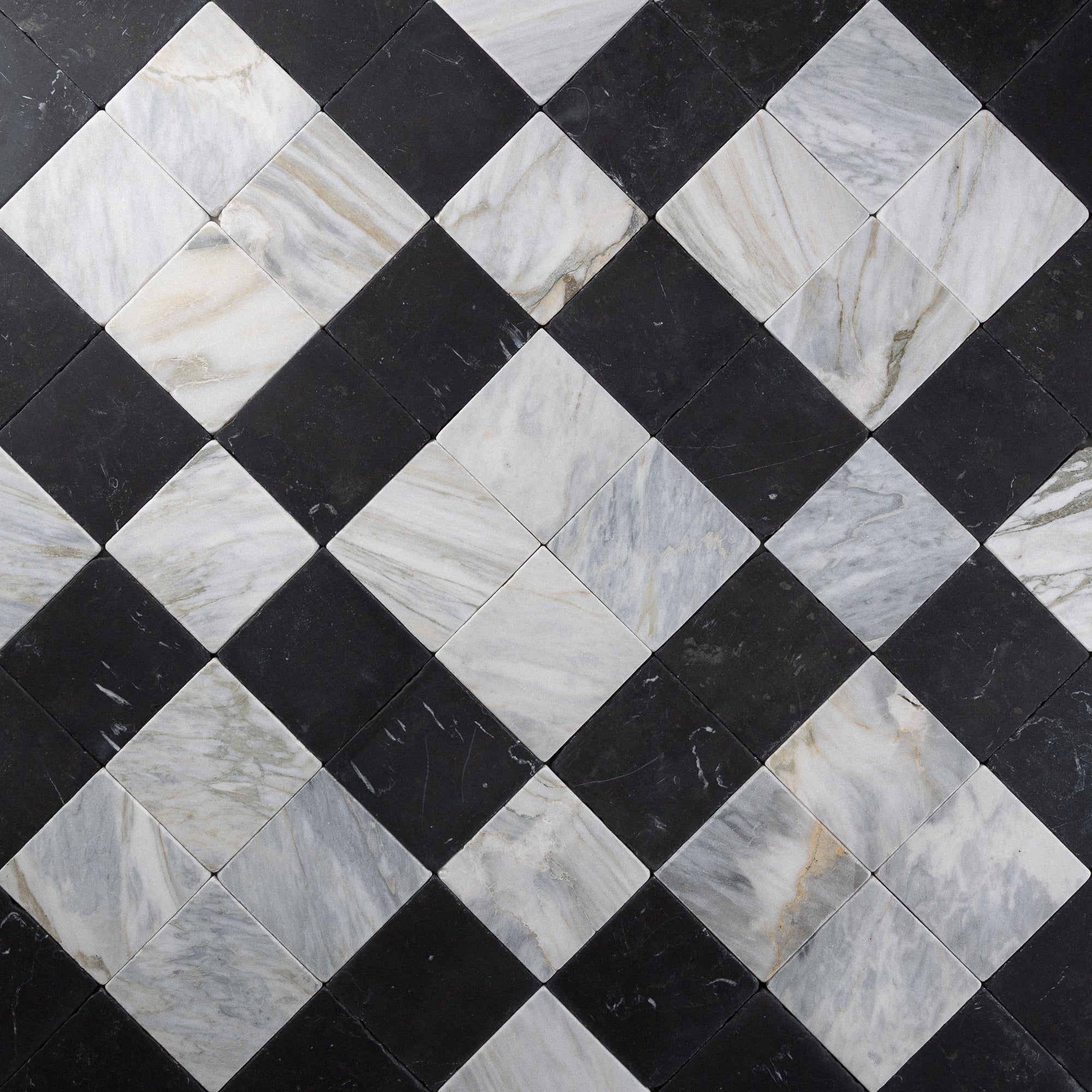 Calacatta Bluette & Nero 4"x4" Tumbled Pattern