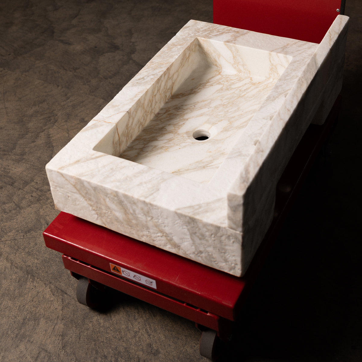 Calacatta Brushed 29"