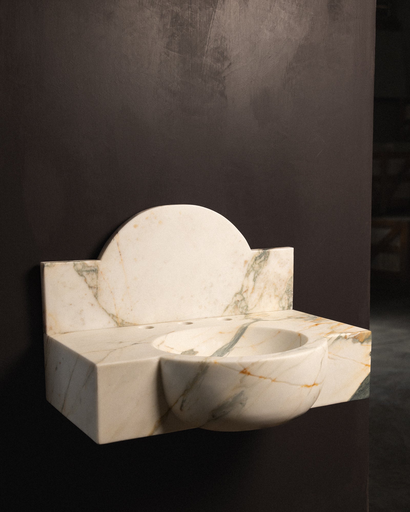 Calacatta Athena 25"