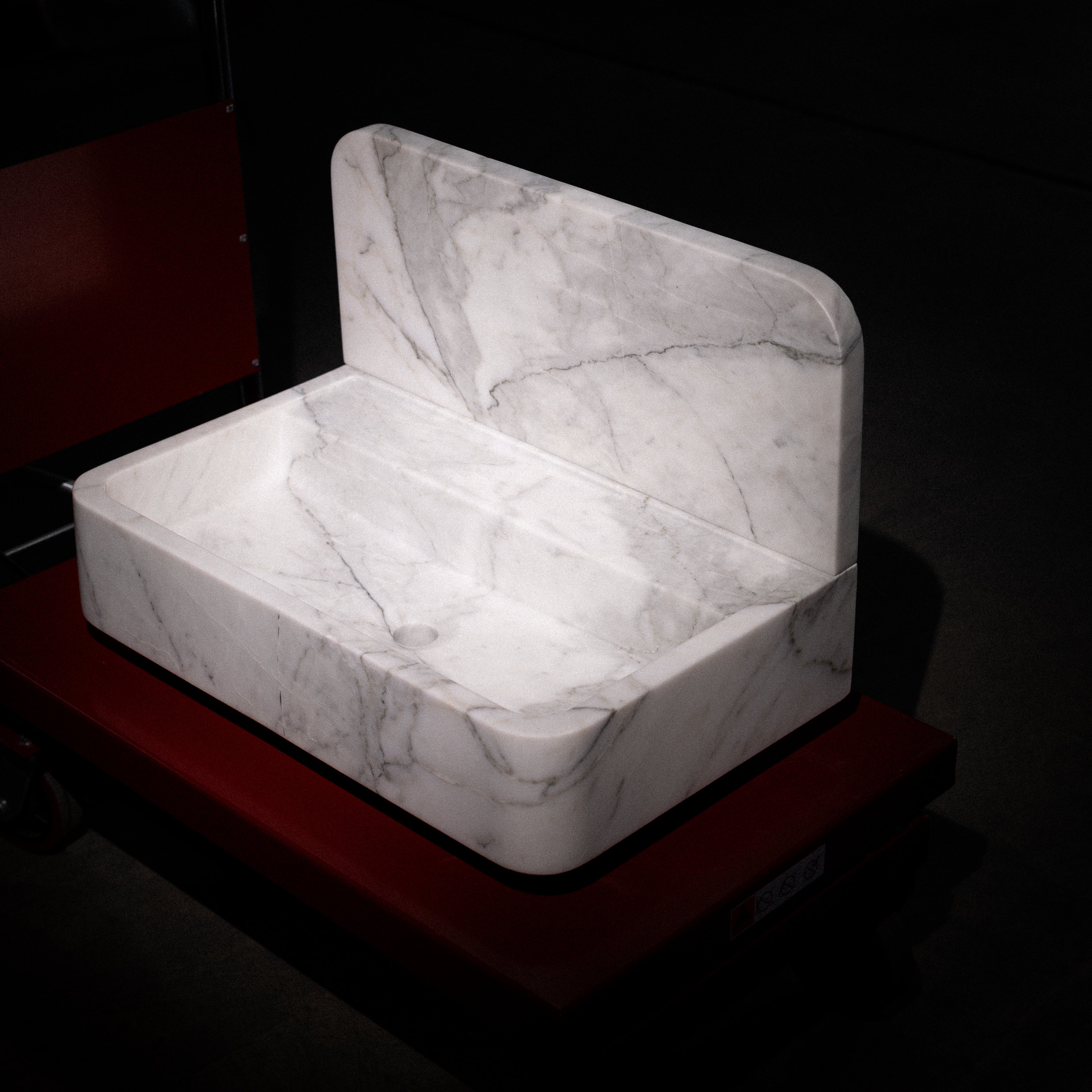 Calacatta Nuvolato 24"