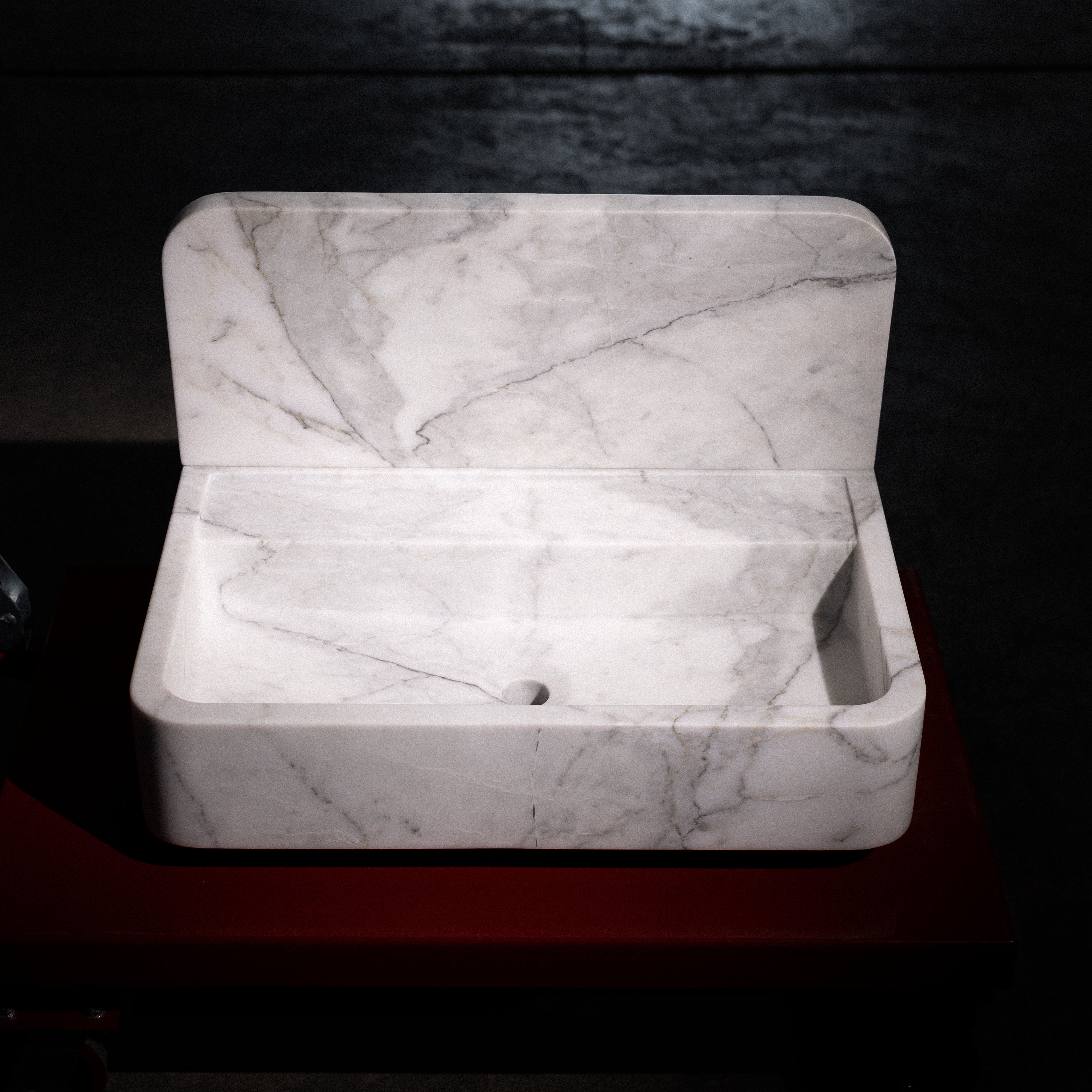 Calacatta Nuvolato 24"