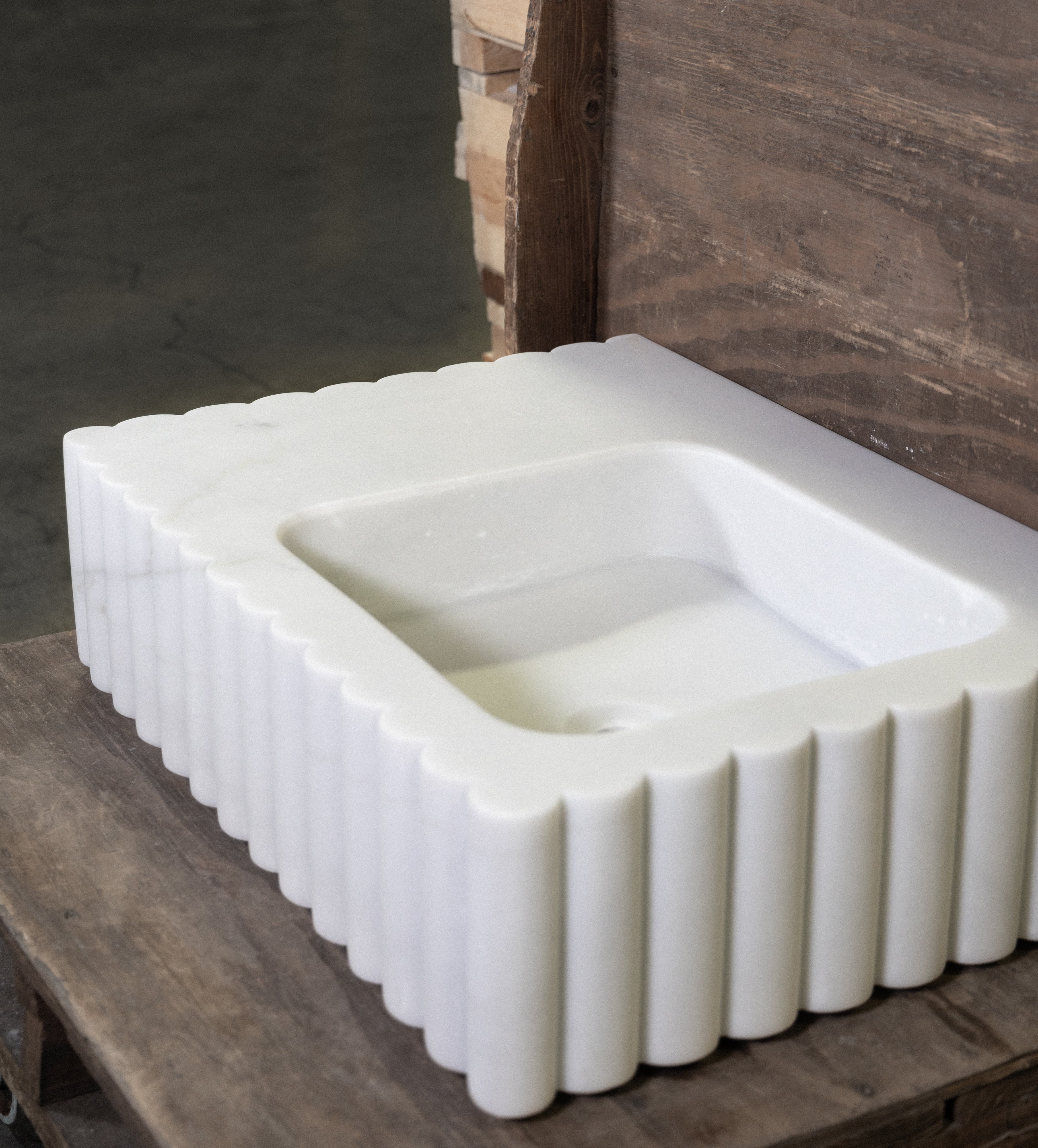 Colorado Calacatta Fluted Sink