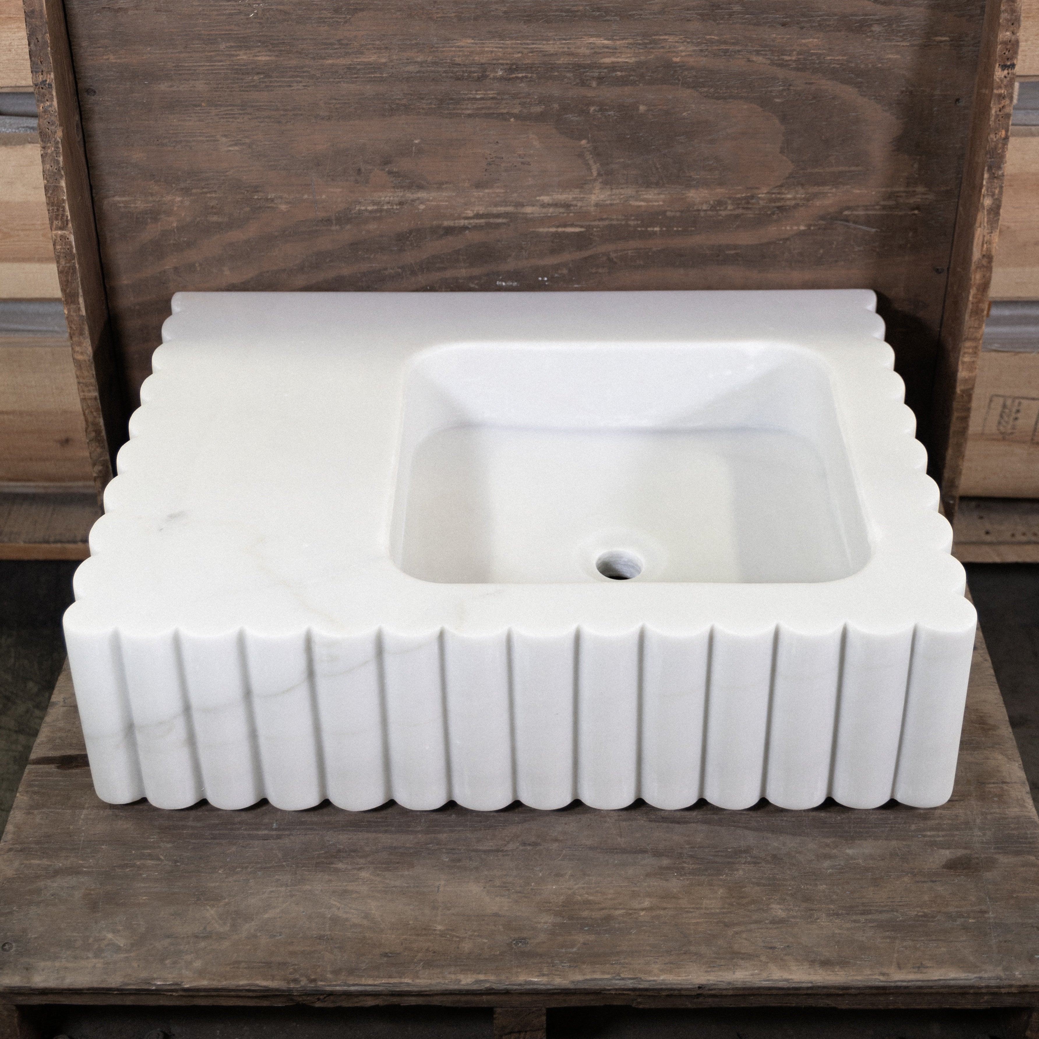 Colorado Calacatta Fluted Sink