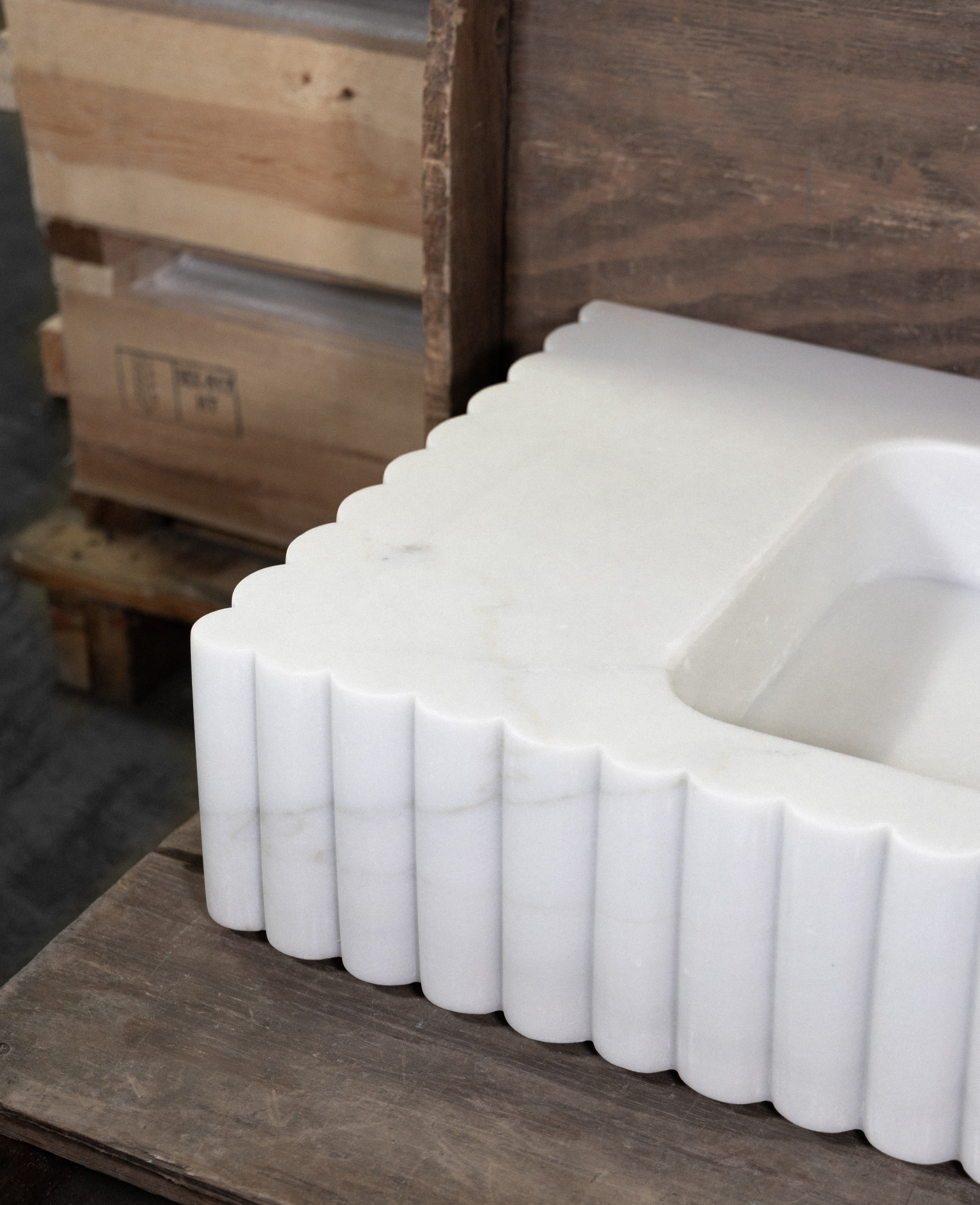 Colorado Calacatta Fluted Sink