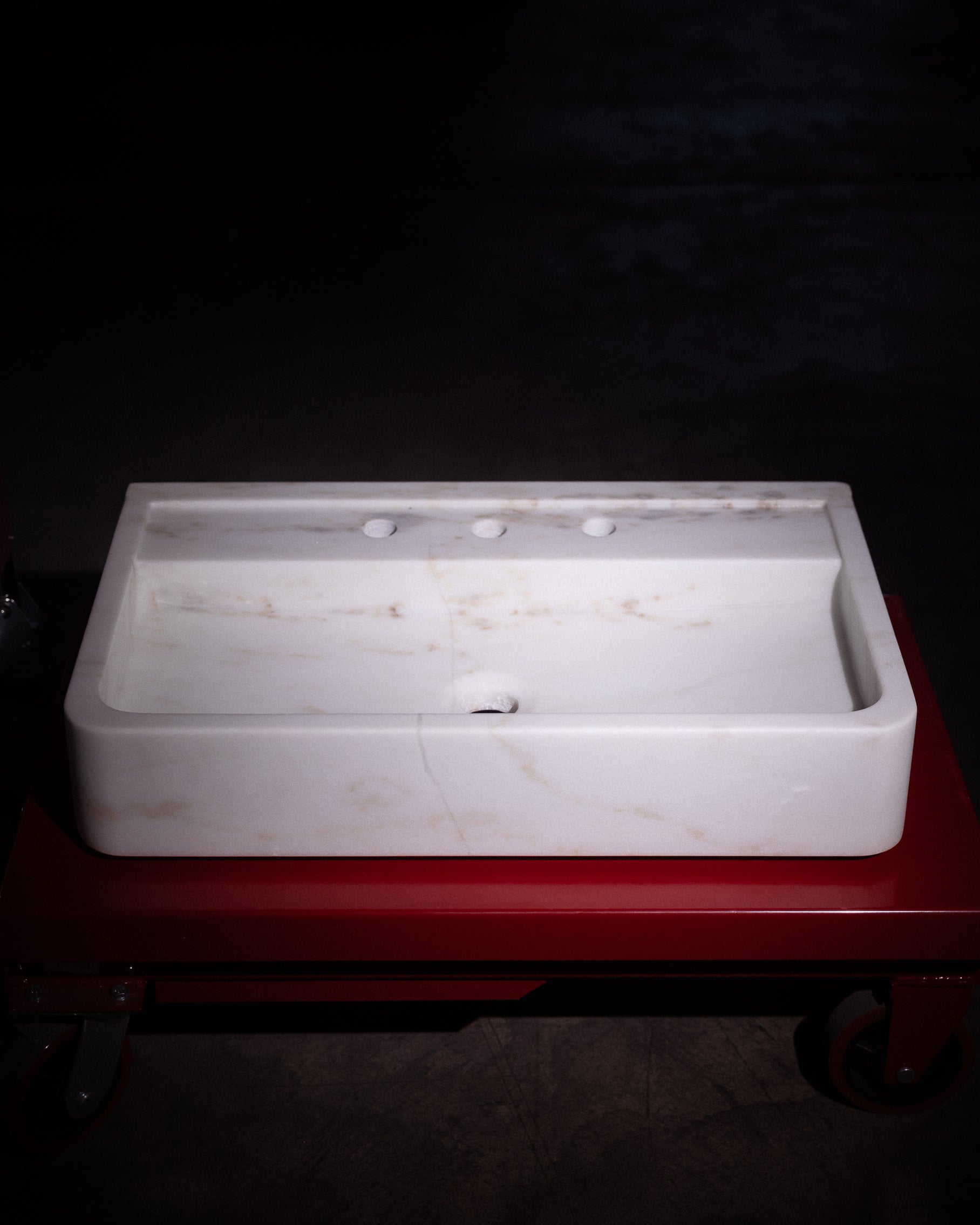 Colorado Calacatta Floating sink V1
