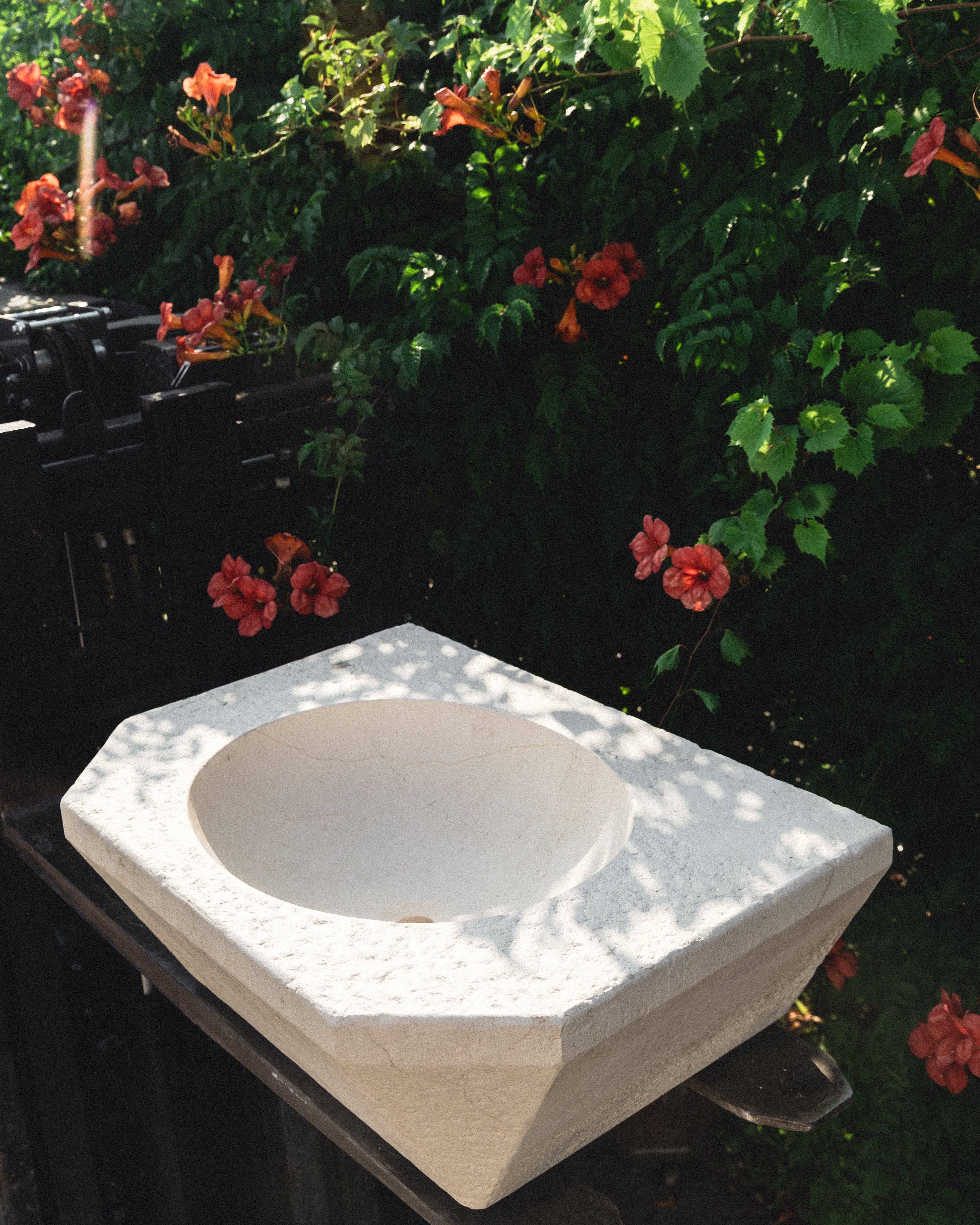 Crema Antiqued Sink - Castelli Marble