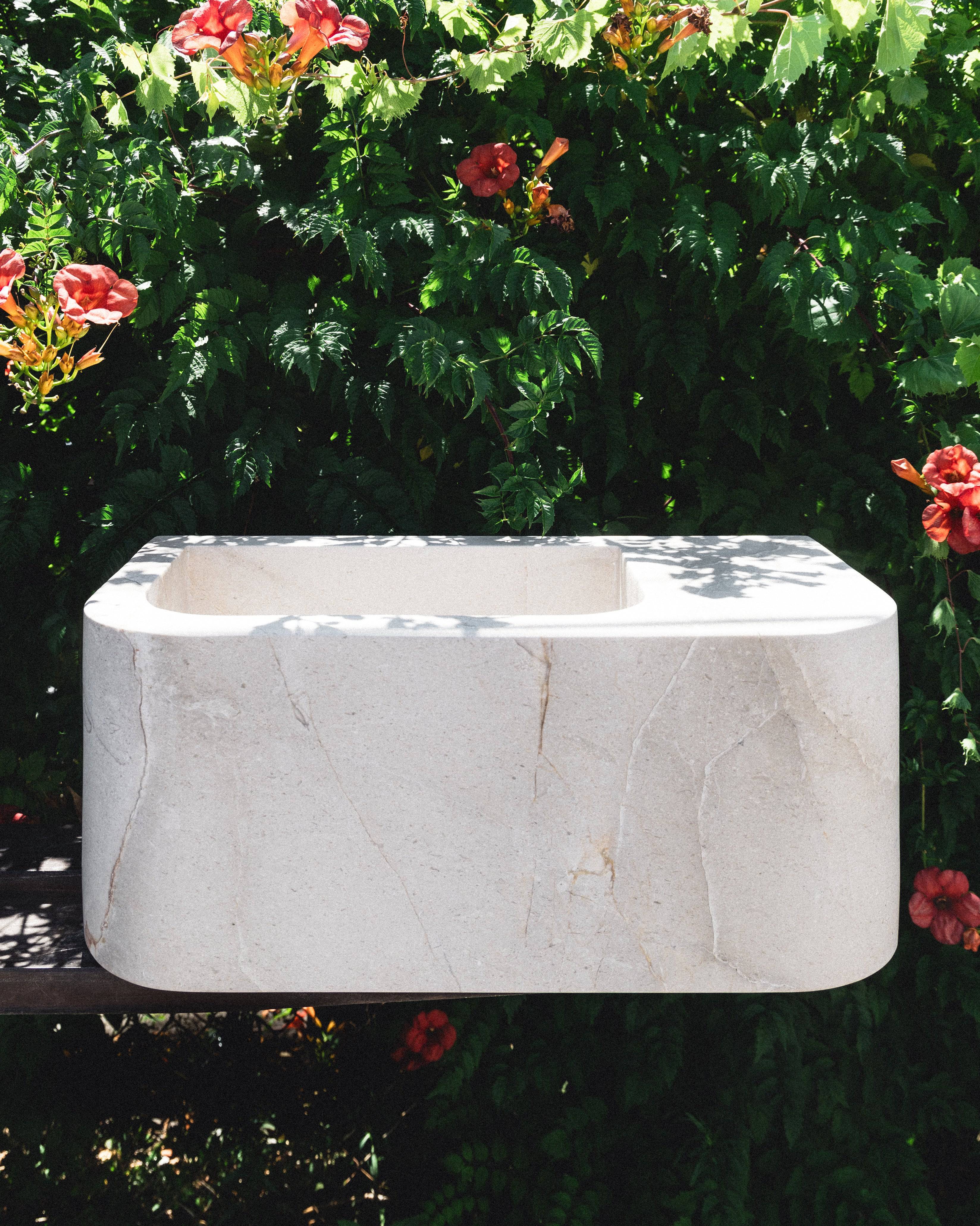 Crema Floating 28” x 15” x 12" - Castelli Marble