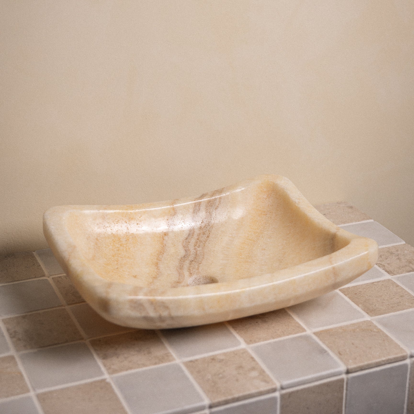 Honey Onyx Vessel V7 - Castelli Marble