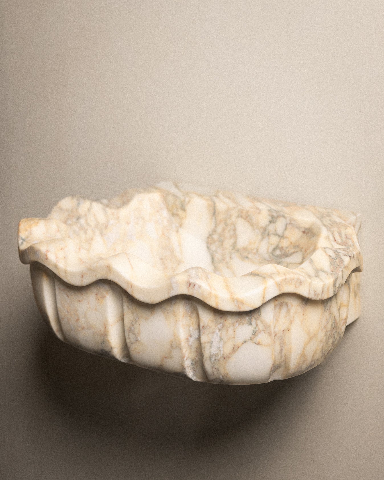 Calacatta Monet 20"seashell - Castelli Marble