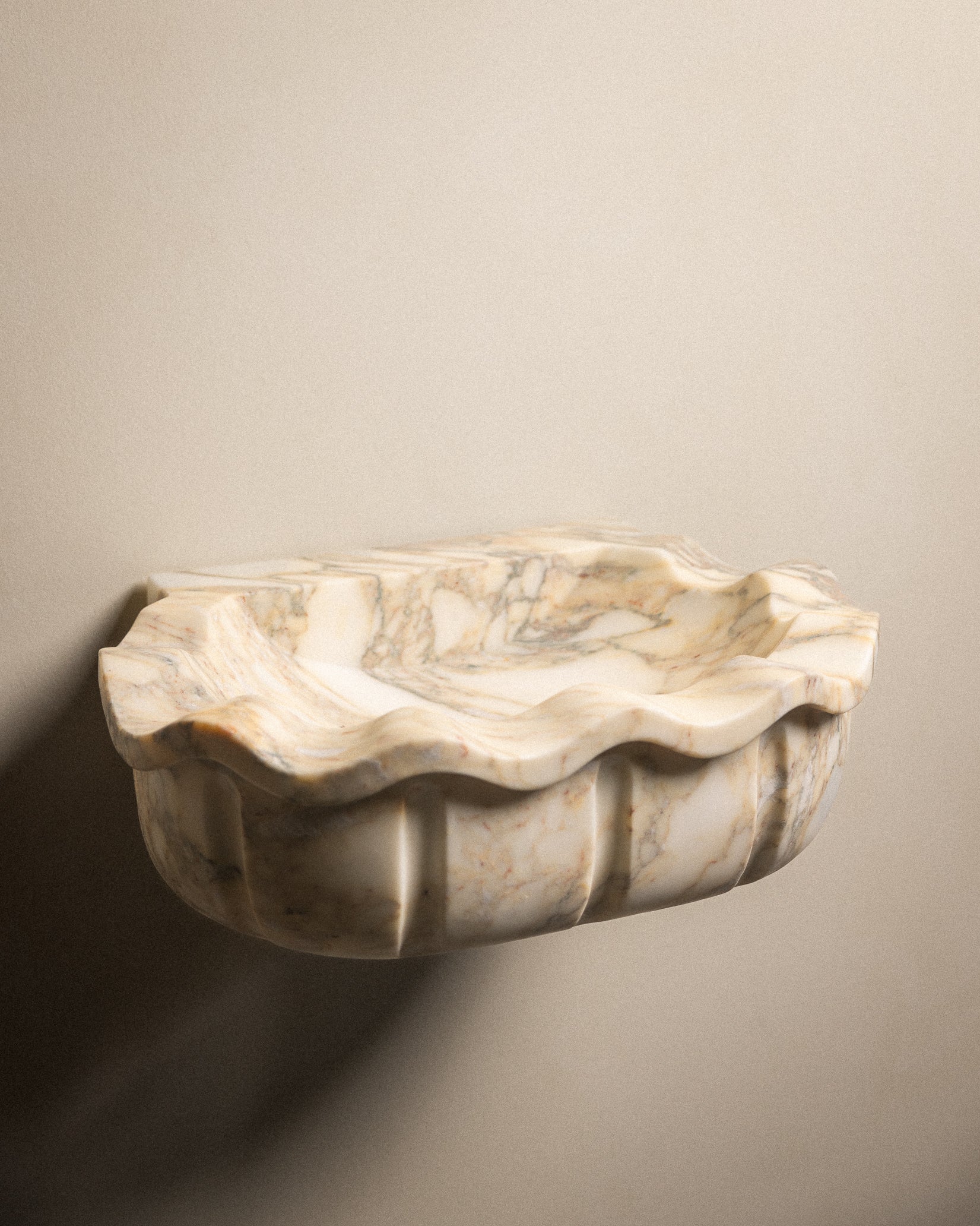 Calacatta Monet 20"seashell - Castelli Marble