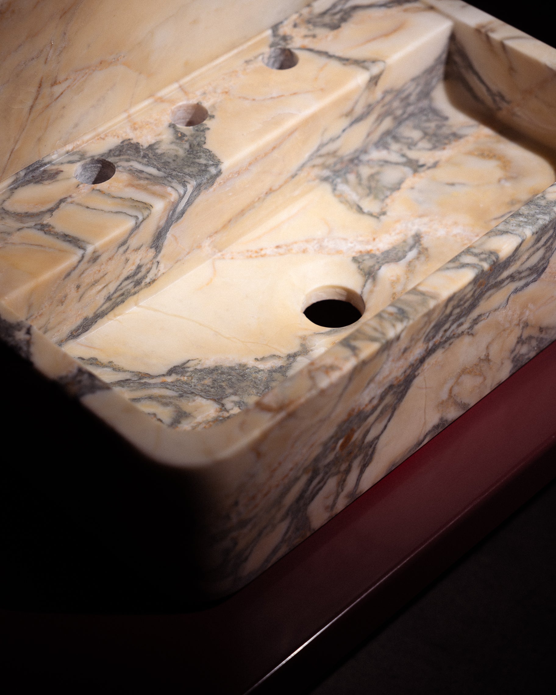 Calacatta Machia Vecchia Floating sink - Castelli Marble