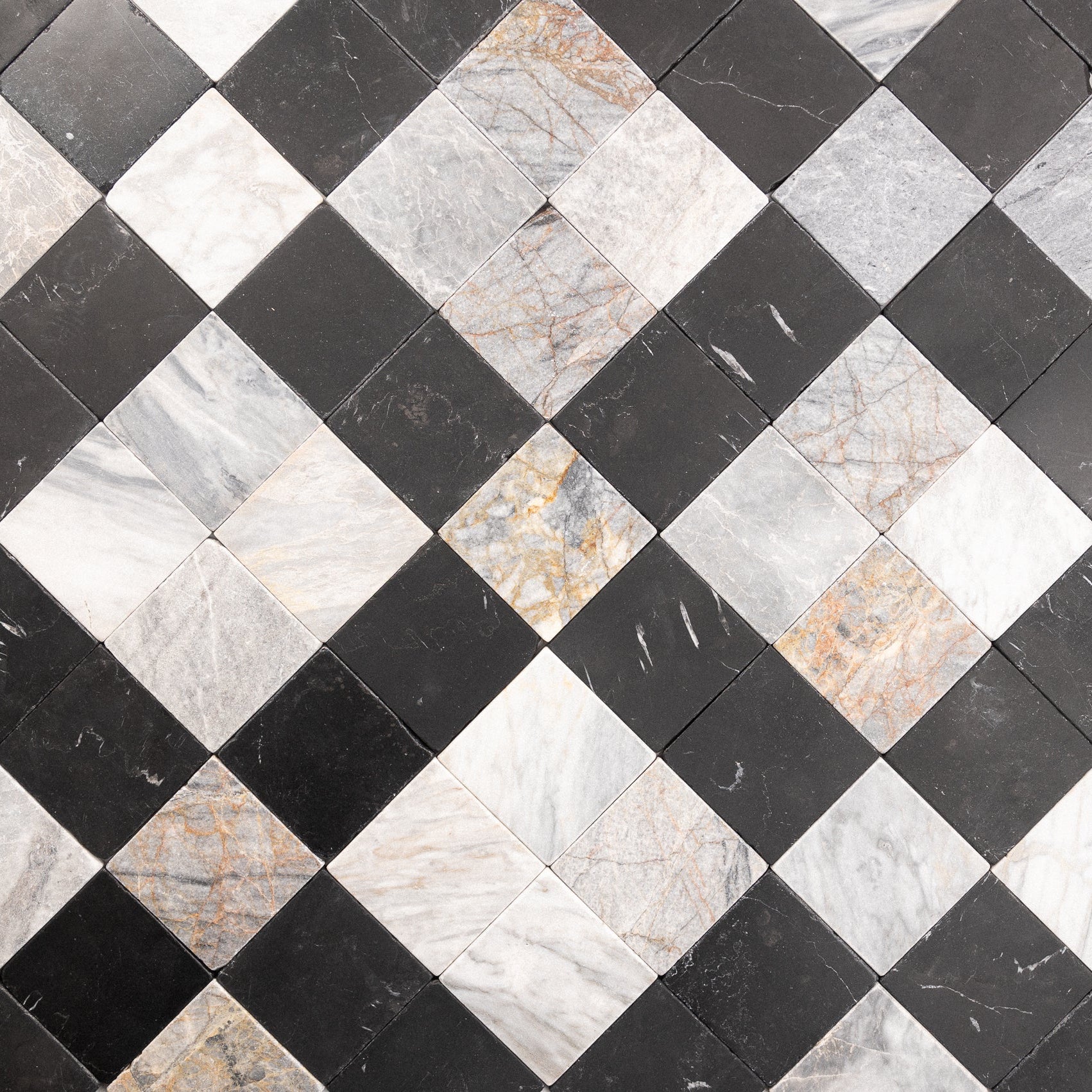 Tumbled marbled checkered pattern