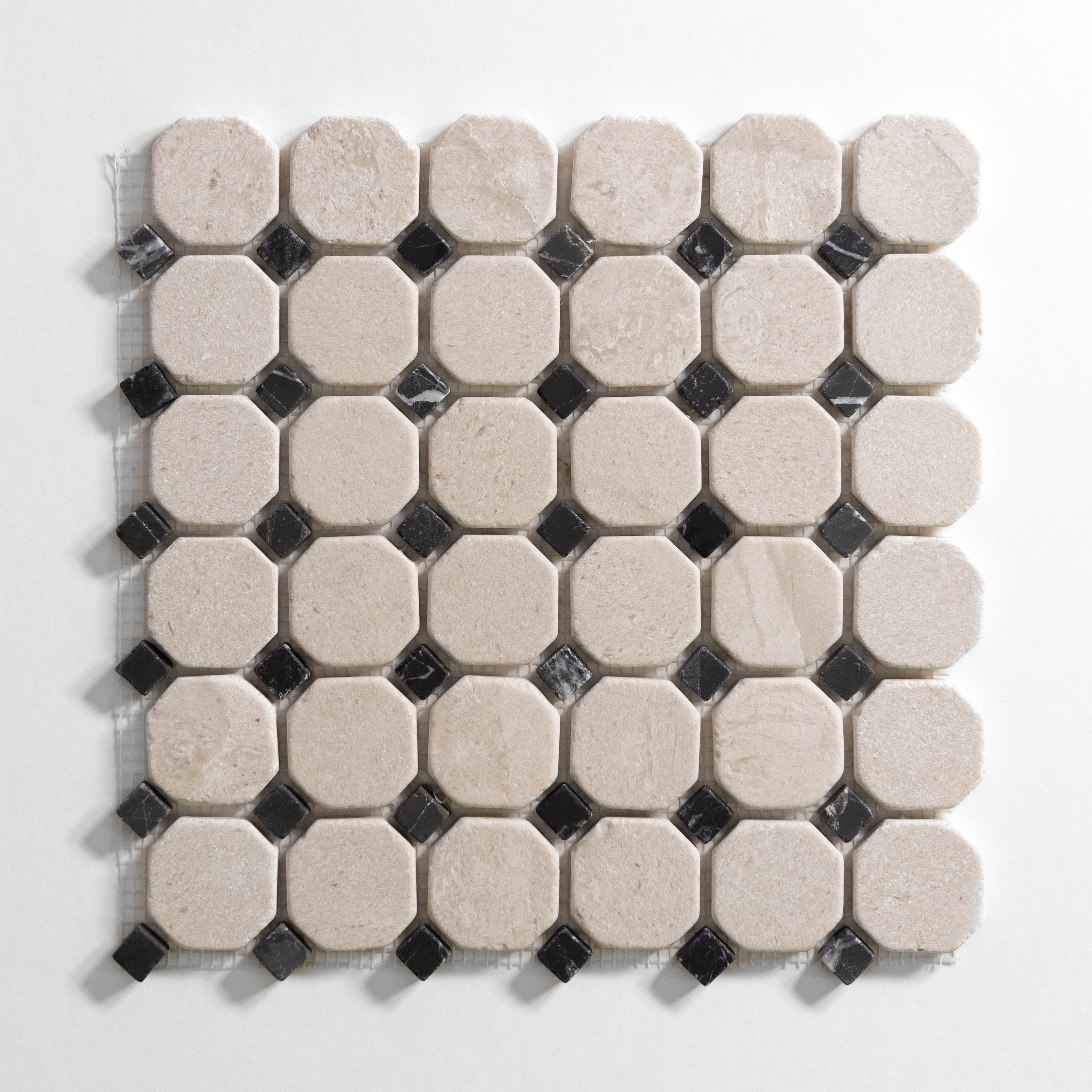 Sierra Limestone / Nero Octagon Tumbled mosaic