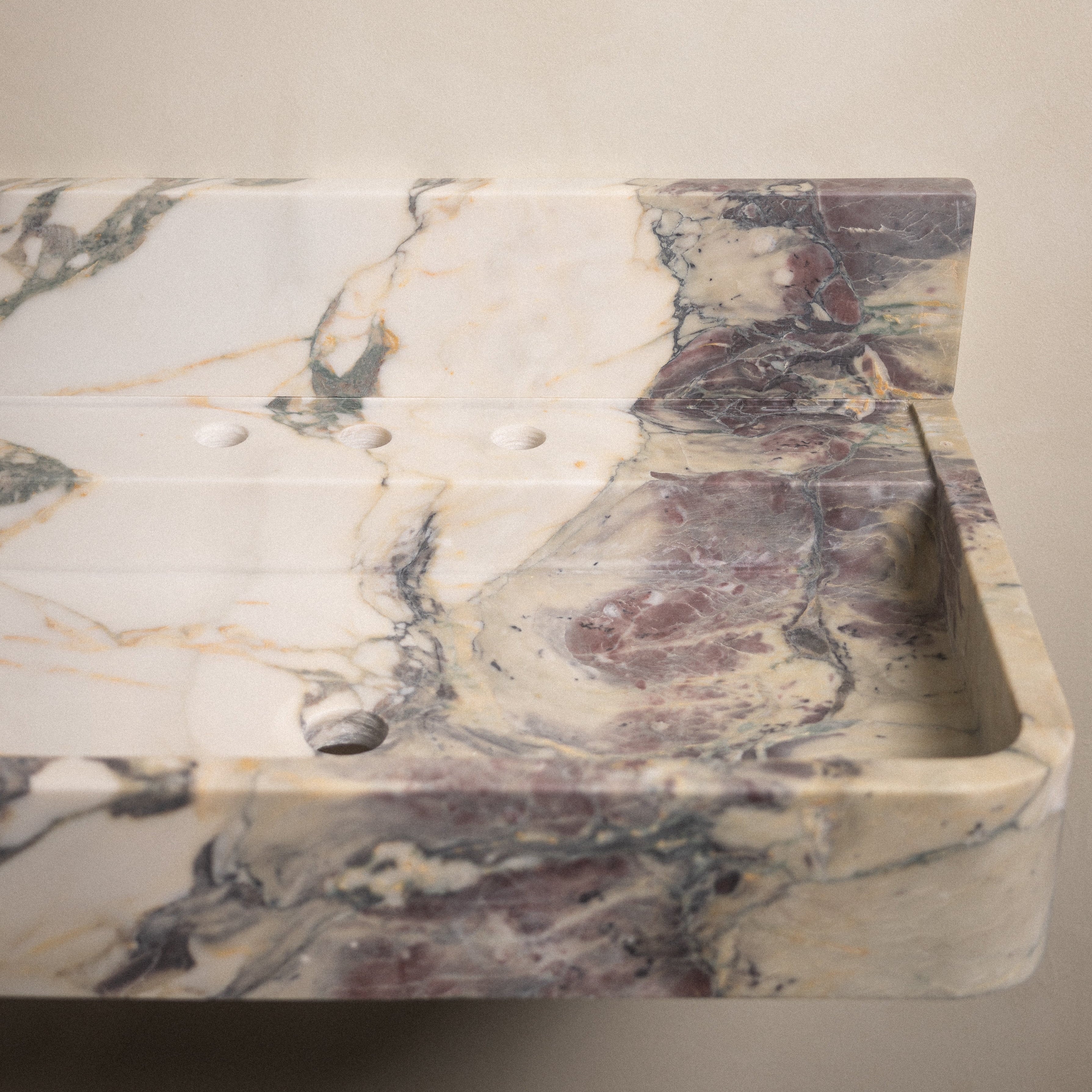 Viola Floating 32" sink - Castelli Marble