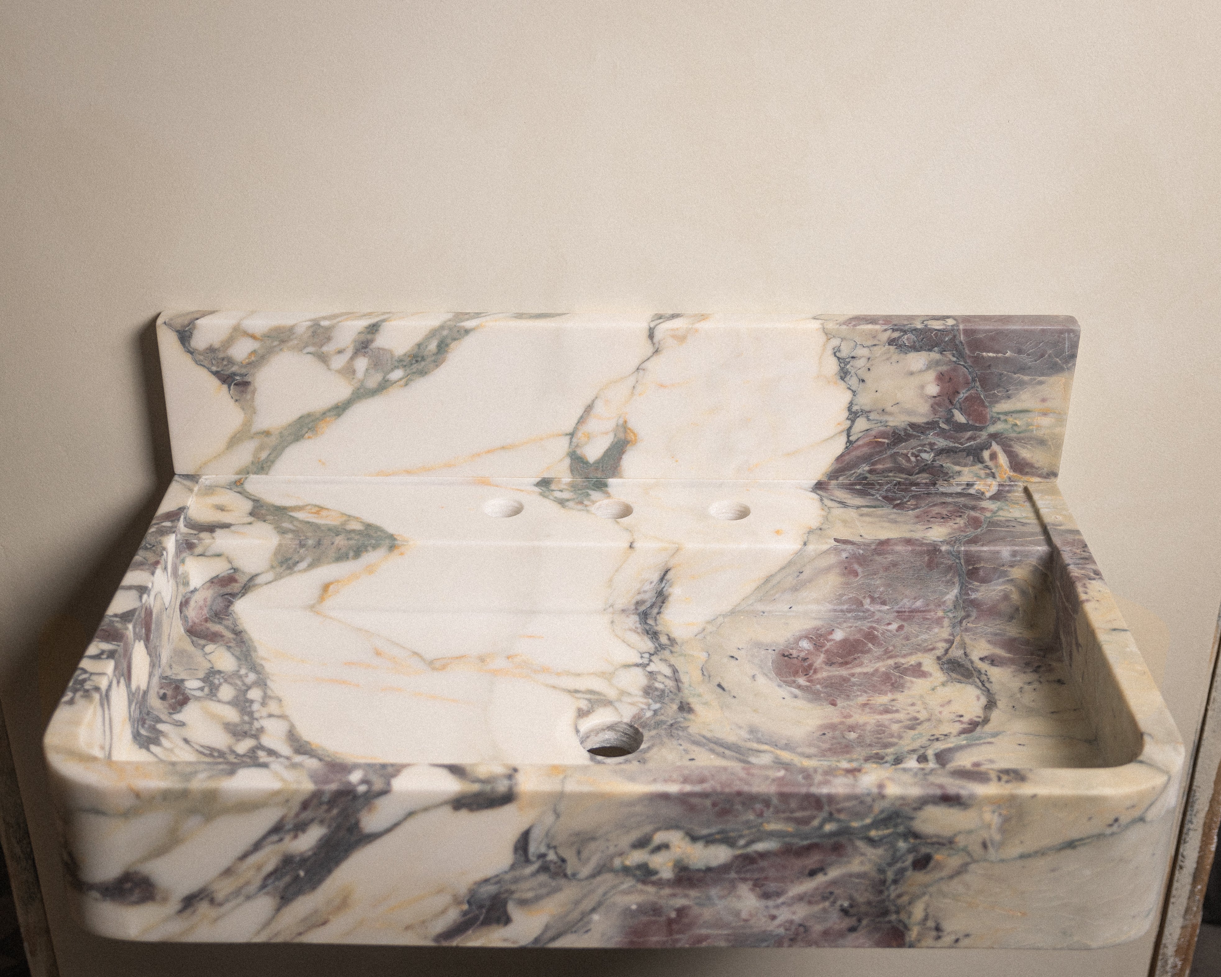 Viola Floating 32" sink - Castelli Marble