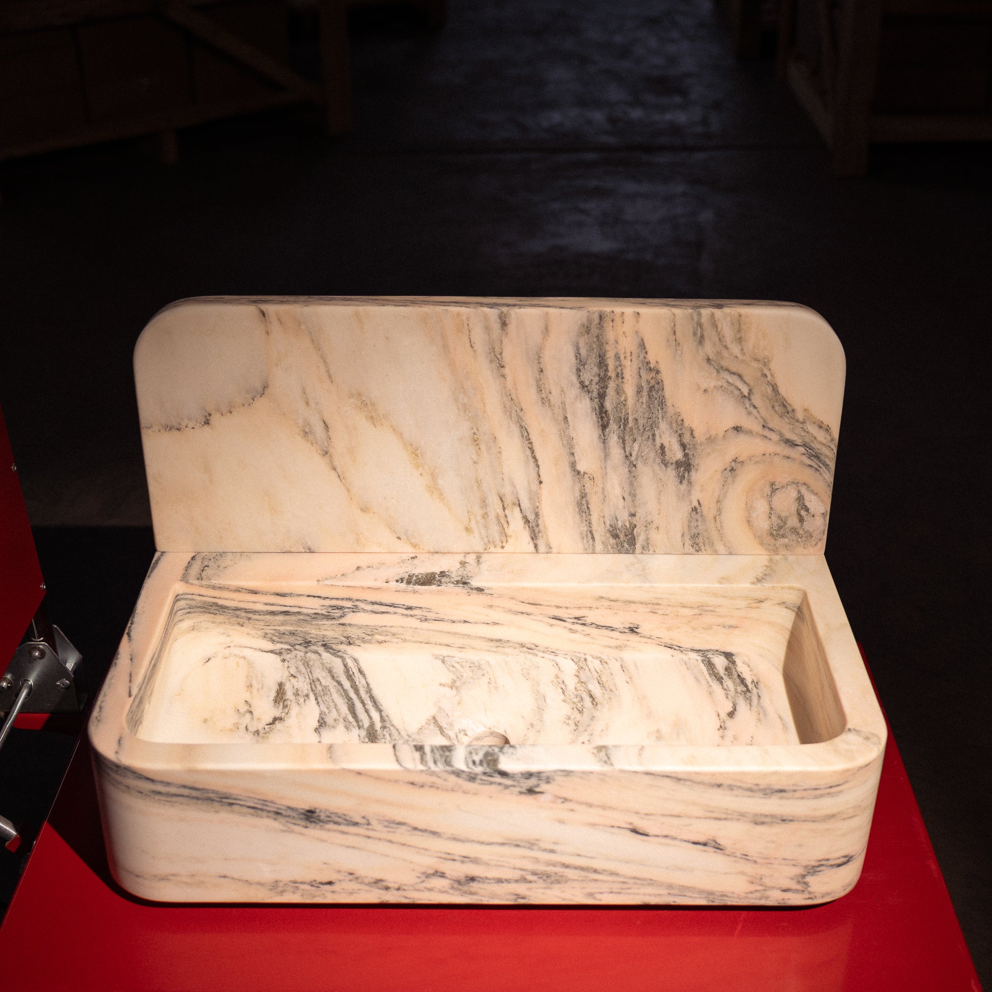 Alabama Rose Floating sink