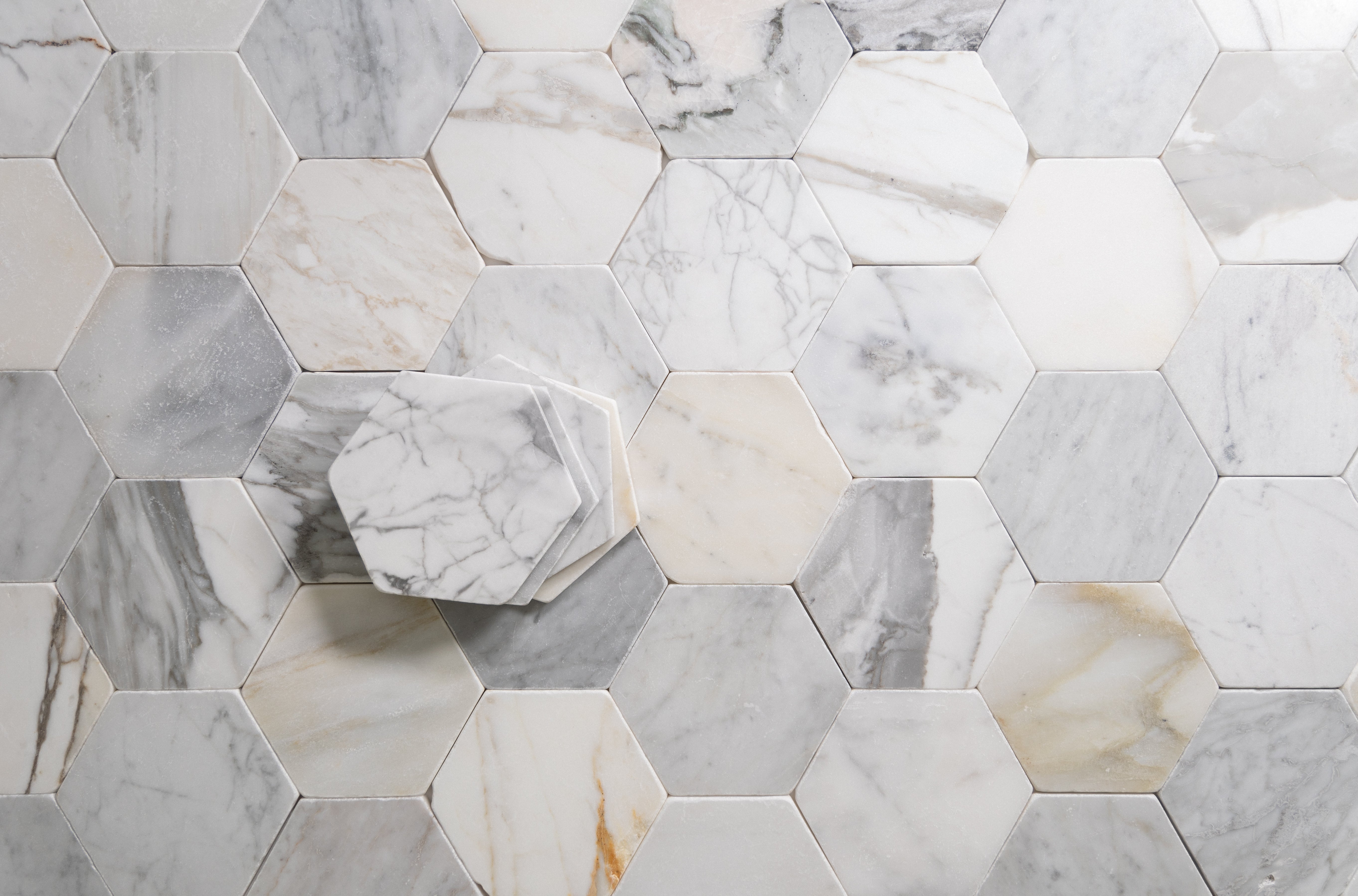 Antique Carrara 5" Hexagon Tumbled