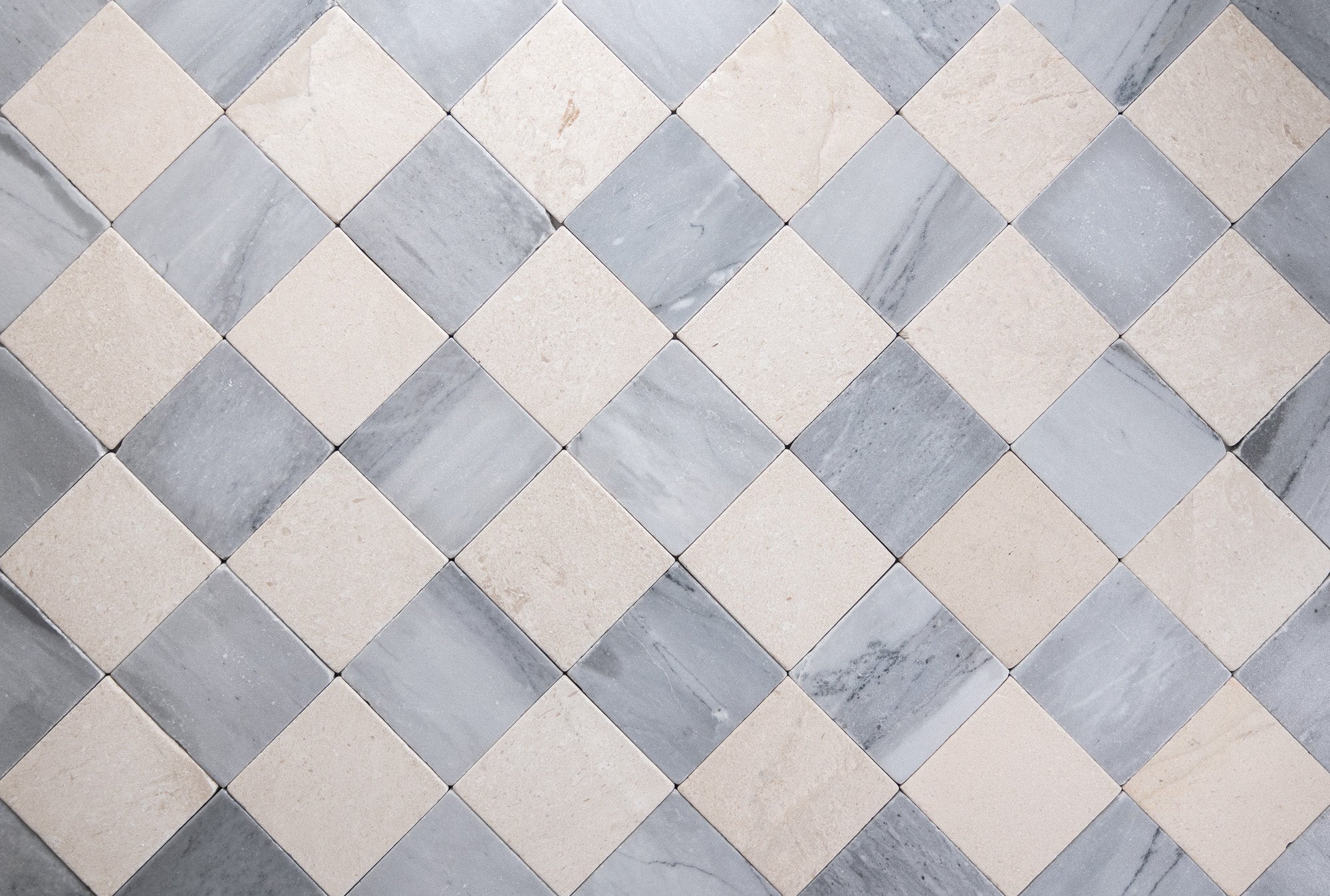 Aspen Gray & Sierra Limestone 4"x4" Tumbled