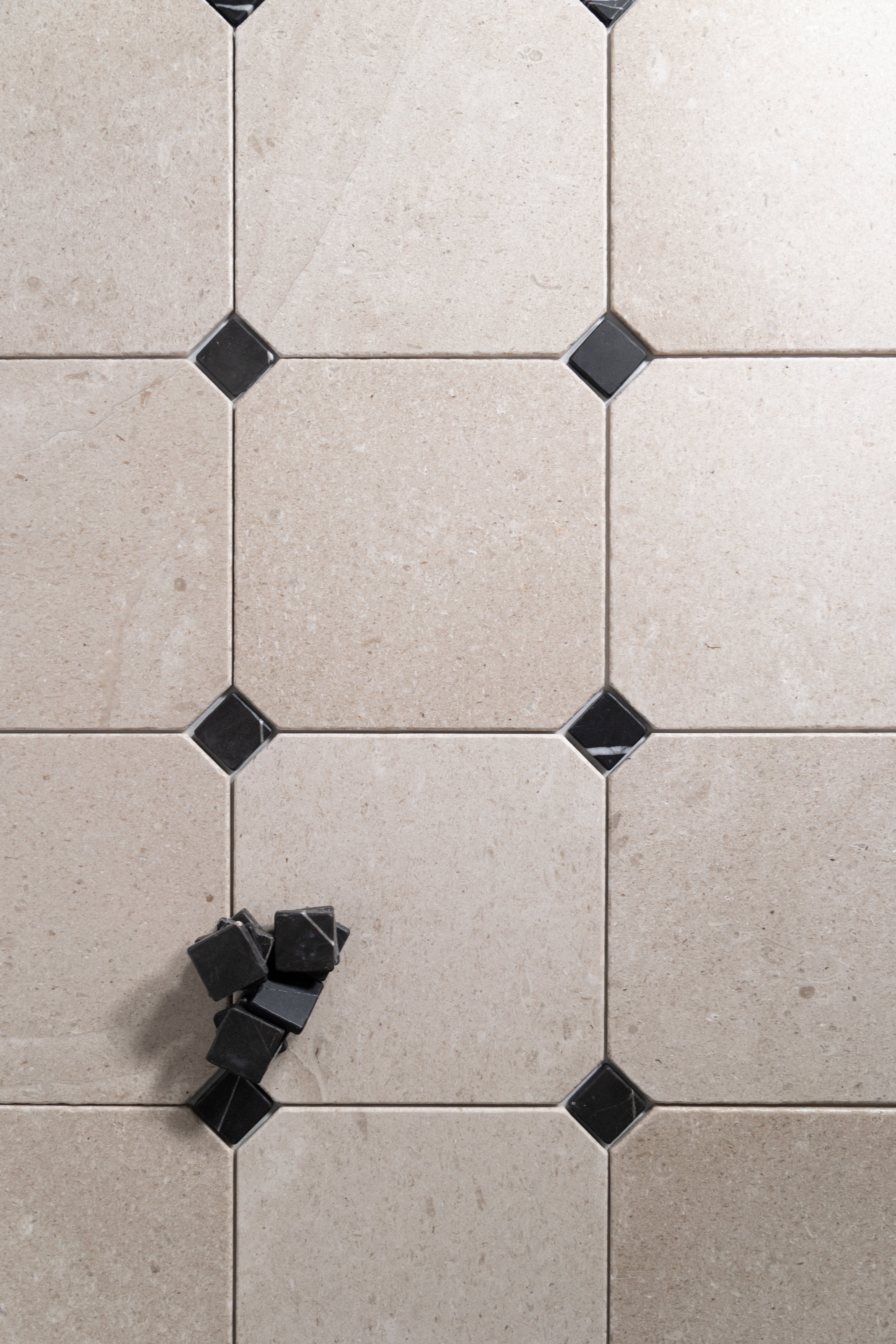 Sierra Limestone Tumbled Cream mosaic tile