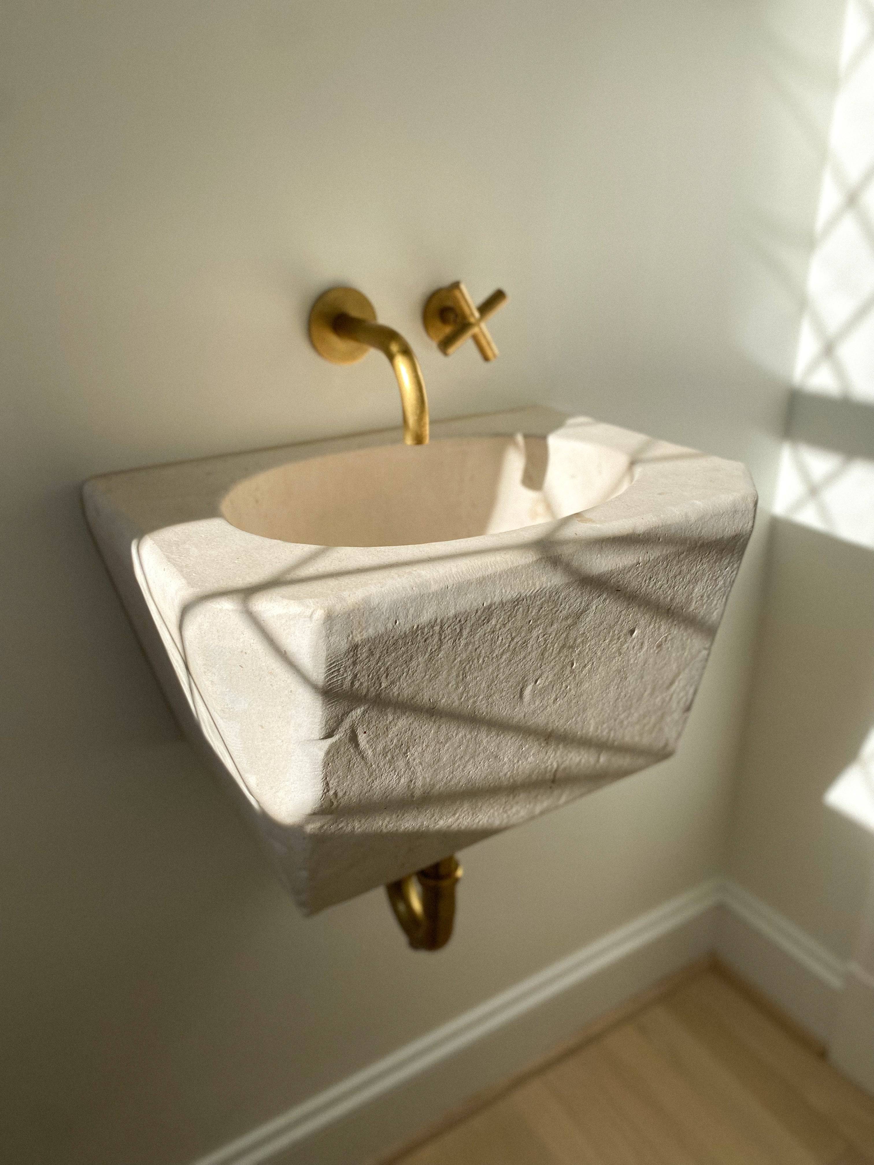 Crema Antiqued Floating sink - Castelli Marble