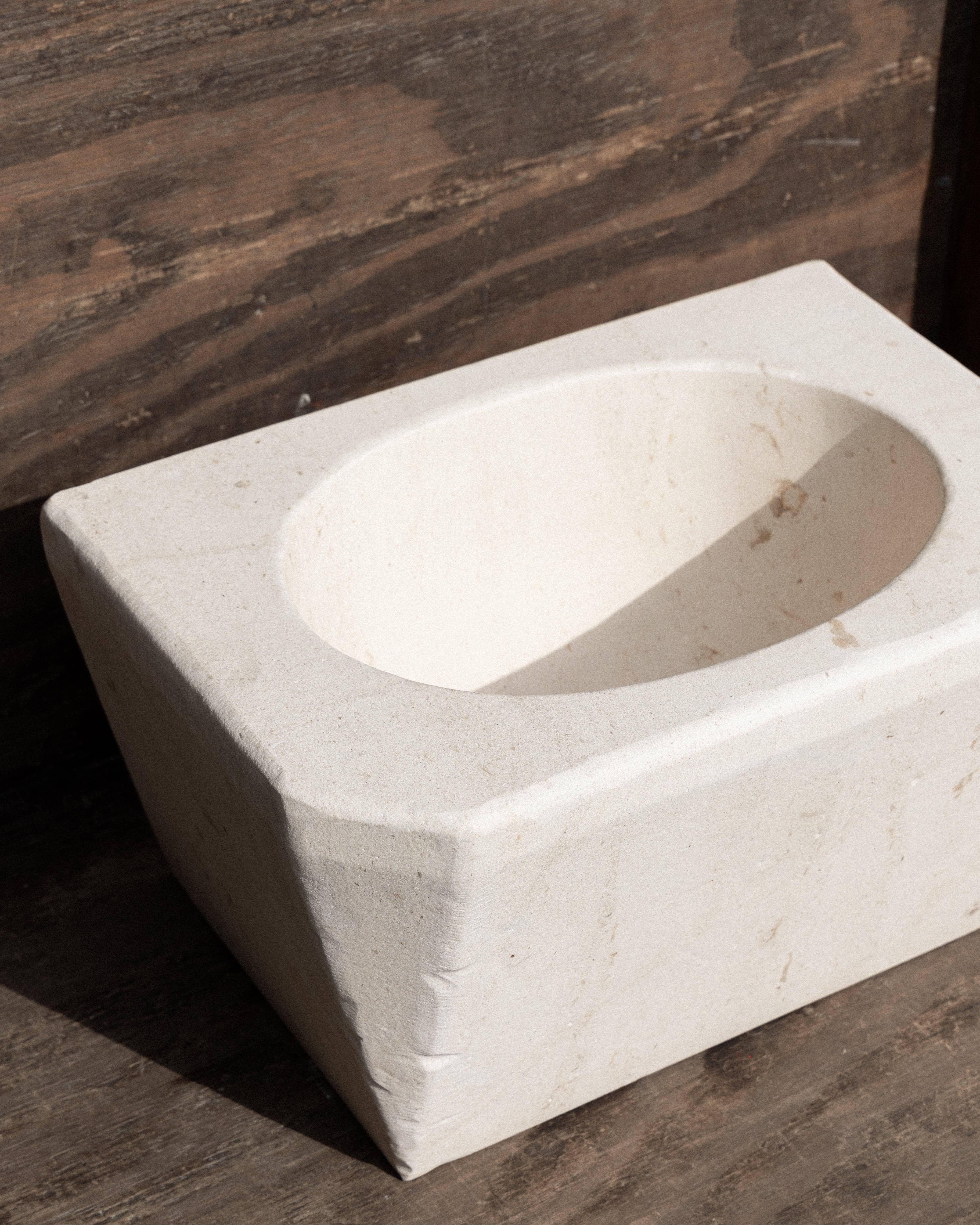 Crema Antiqued Floating sink - Castelli Marble