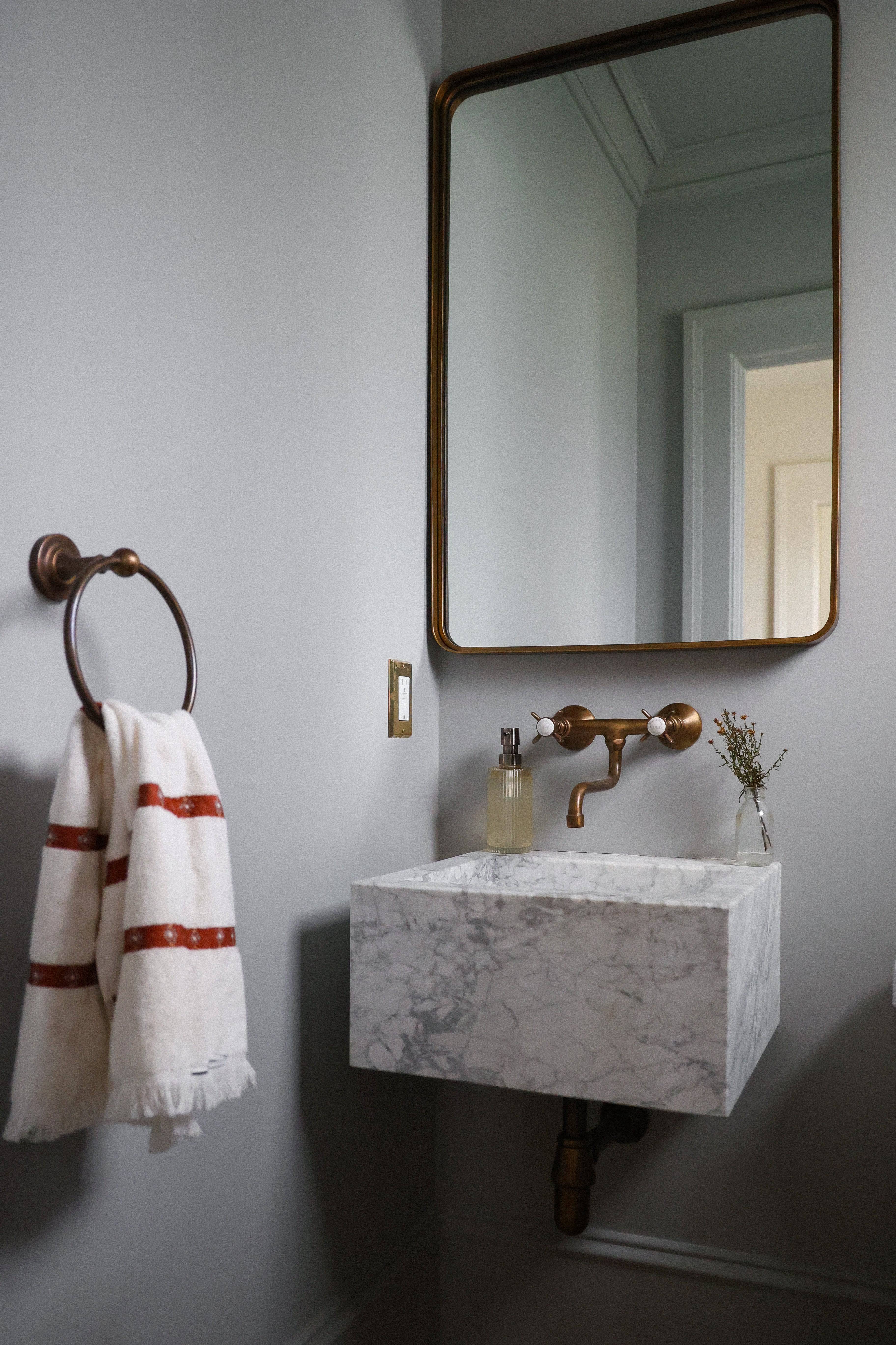 Statuary floating sink - Castelli Marble