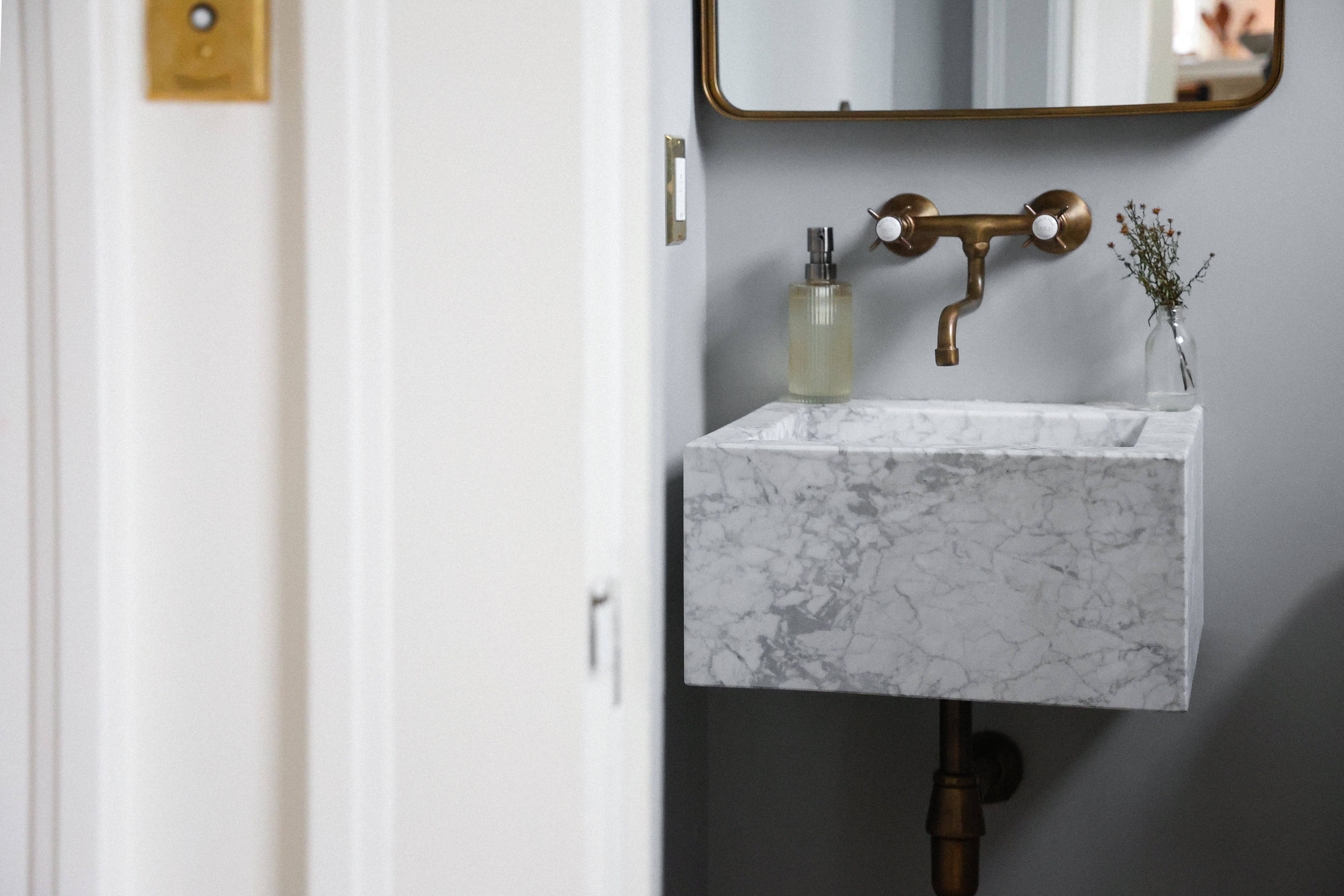 Statuary floating sink - Castelli Marble