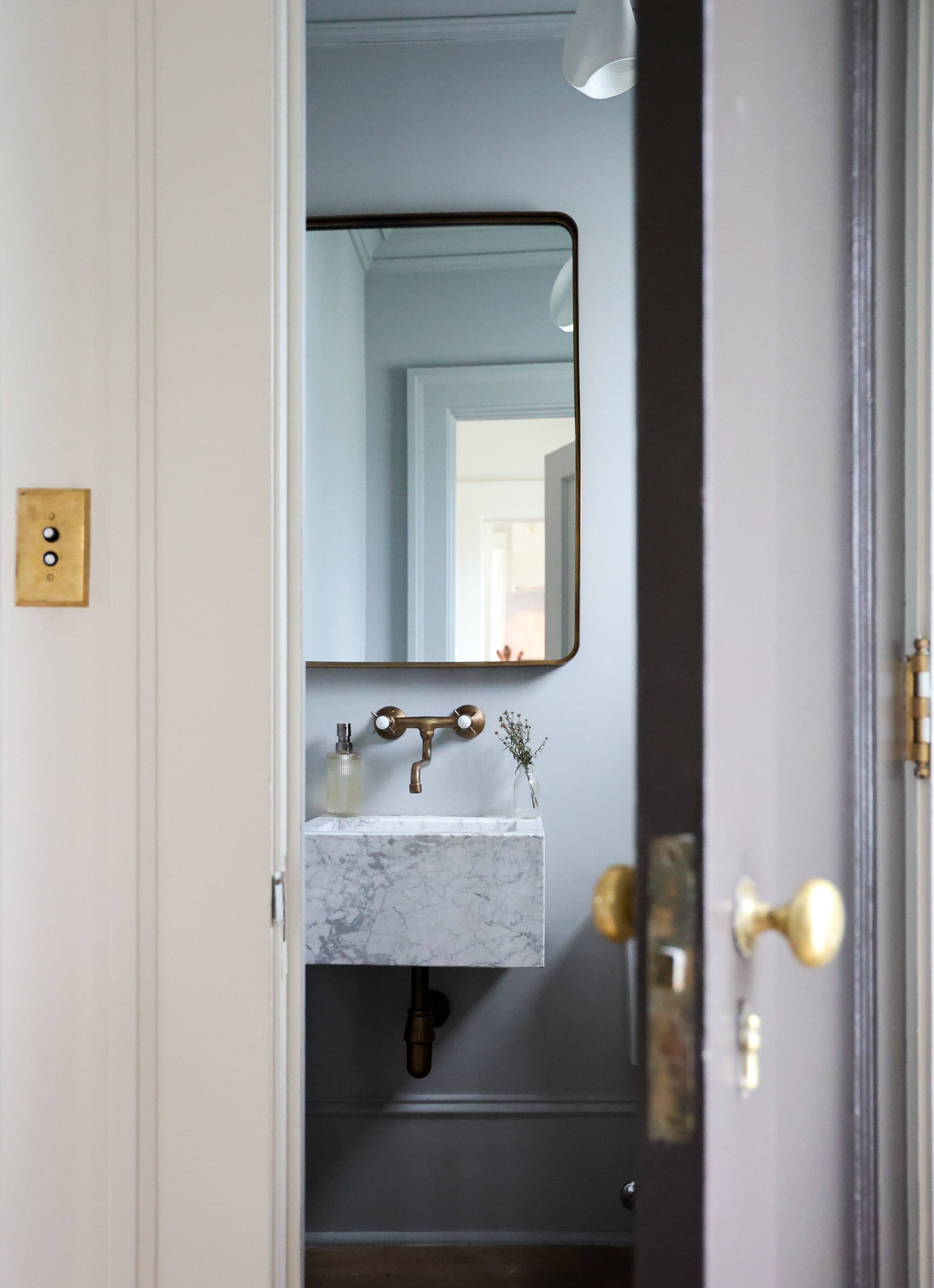 Statuary floating sink - Castelli Marble